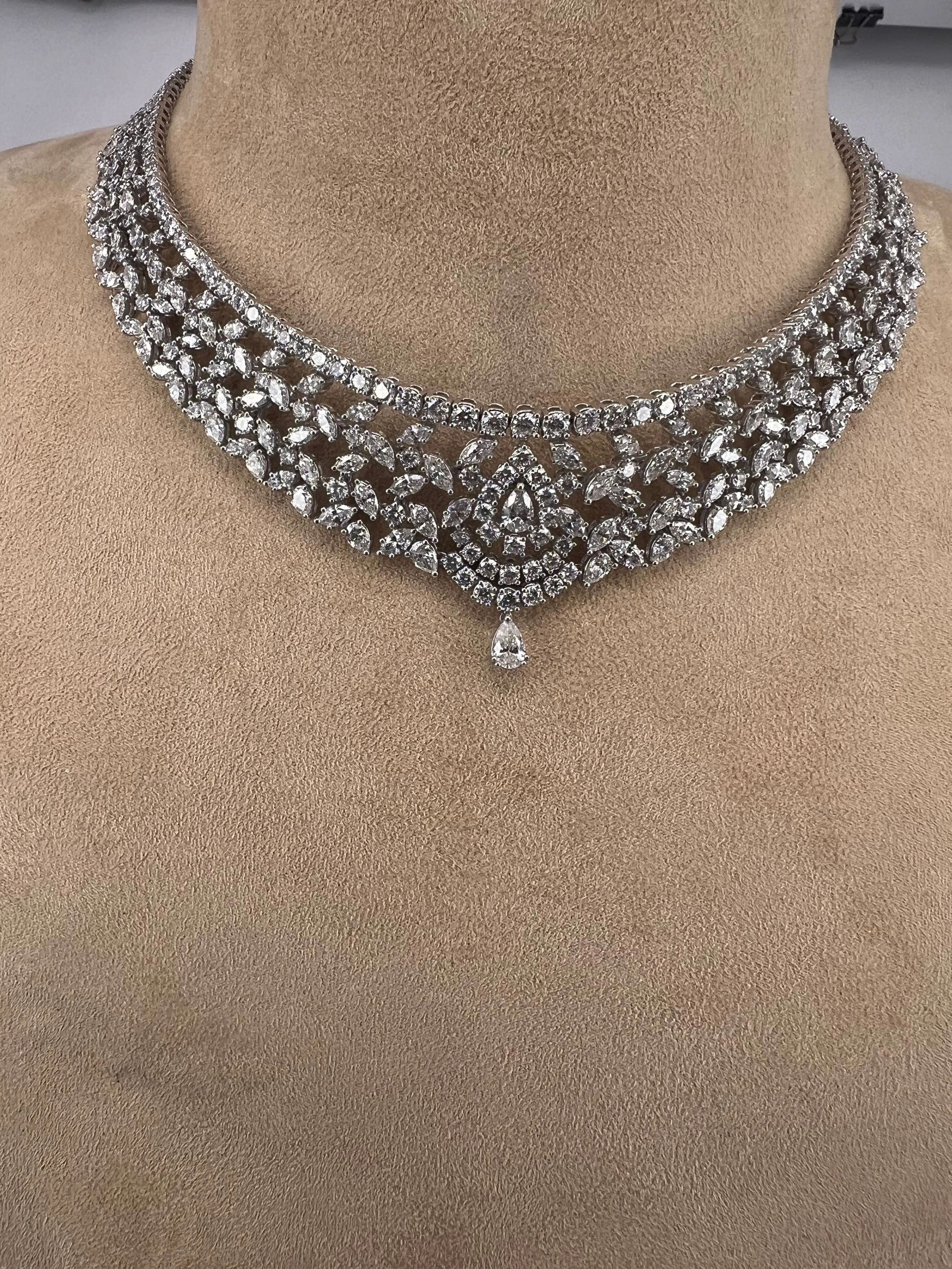 Princess high-end diamond necklace sold by 58 Facettes product image thumbnail 2