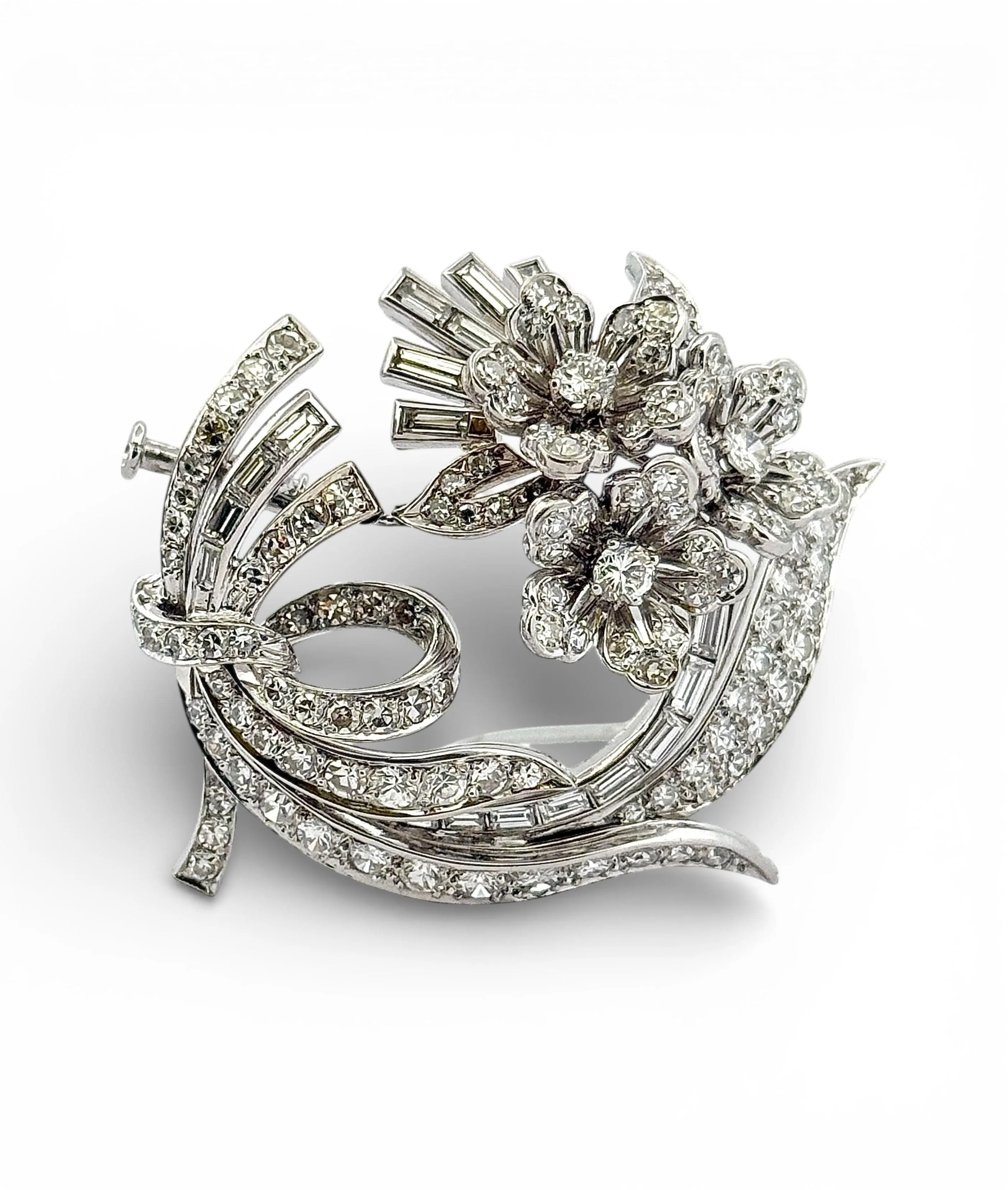 Broche à fleurs en or et diamants magnifiques sold by 58 Facettes product image thumbnail 3