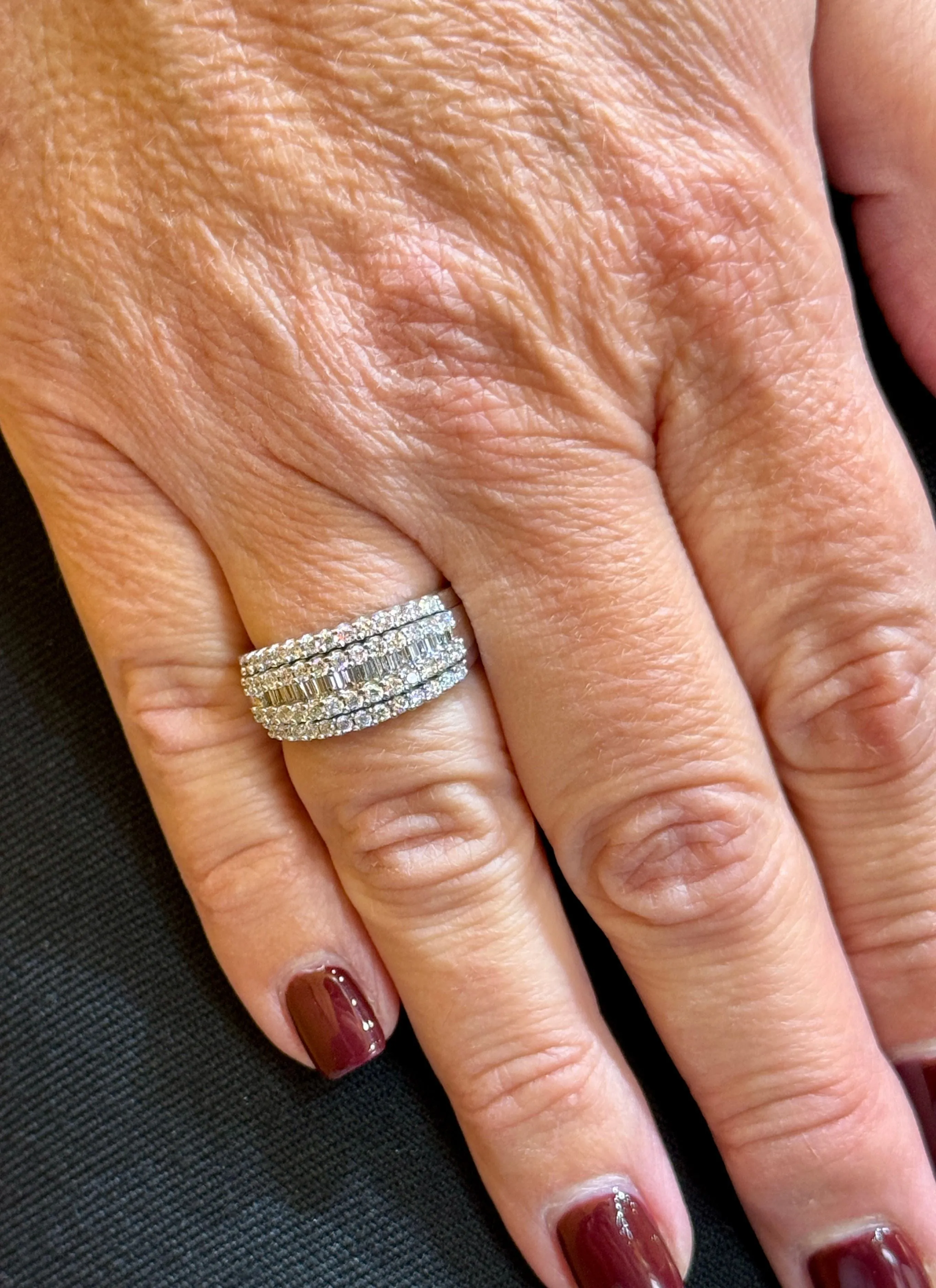 Bague bandeau en or blanc 18 carats et diamants sold by 58 Facettes product image thumbnail 3