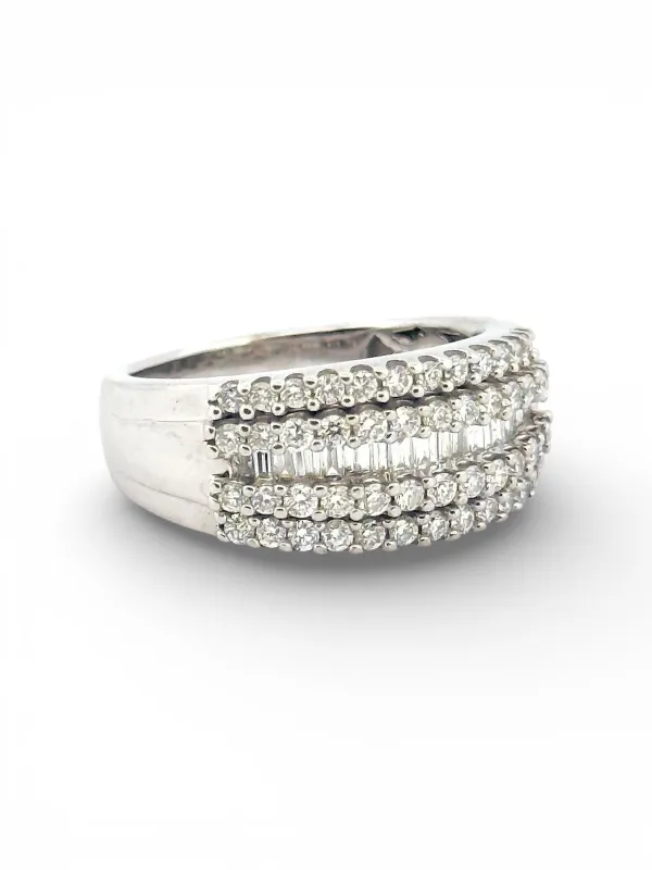 Bague bandeau en or blanc 18 carats et diamants sold by 58 Facettes