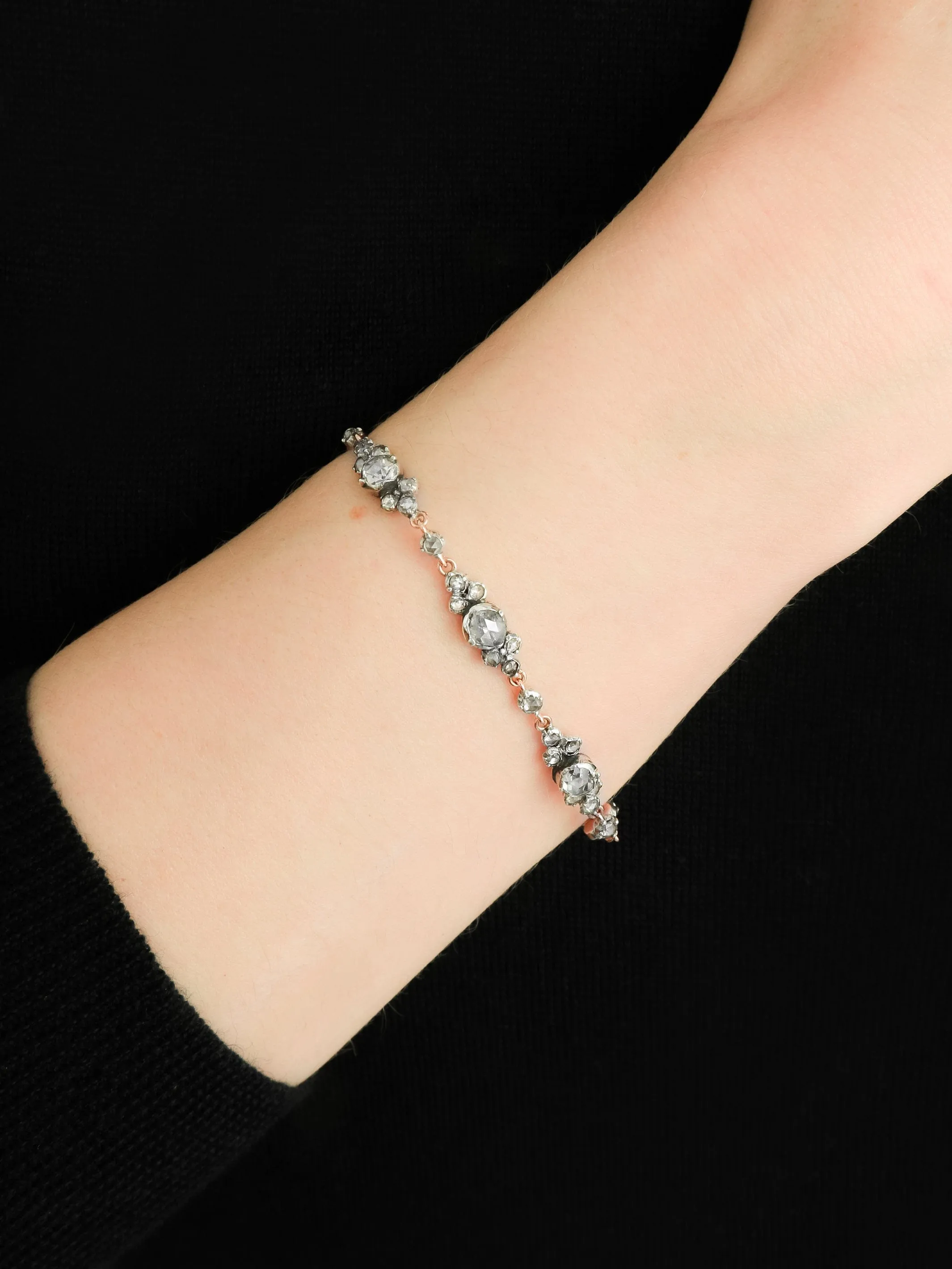 Bracelet ancien articulé en or jaune 18k, argent et diamants sold by 58 Facettes product image thumbnail 2