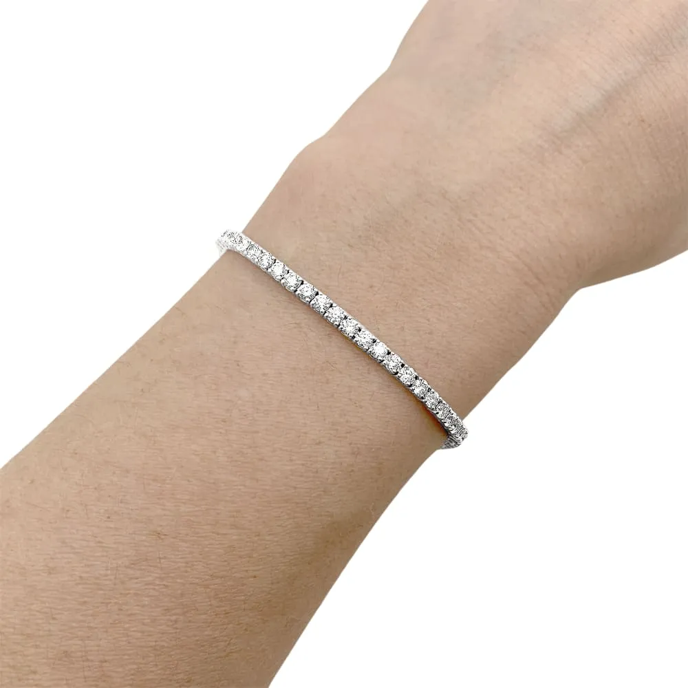 Bracelet ligne, or blanc et diamants. sold by 58 Facettes product image thumbnail 5