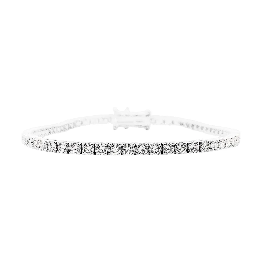 Bracelet ligne, or blanc et diamants. sold by 58 Facettes