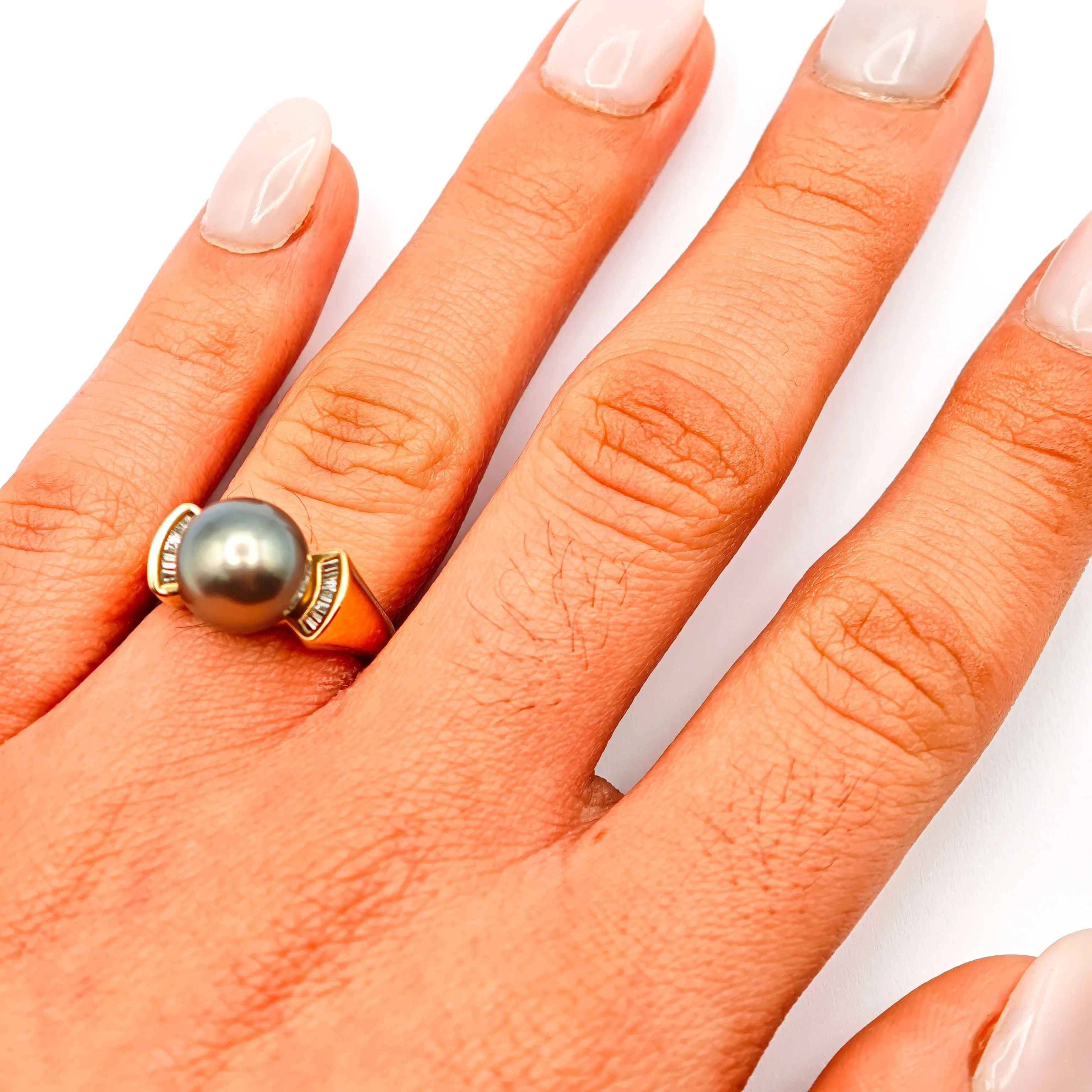 Bague en or jaune 14 ct avec perle de Tahiti et diamants sold by 58 Facettes product image thumbnail 2