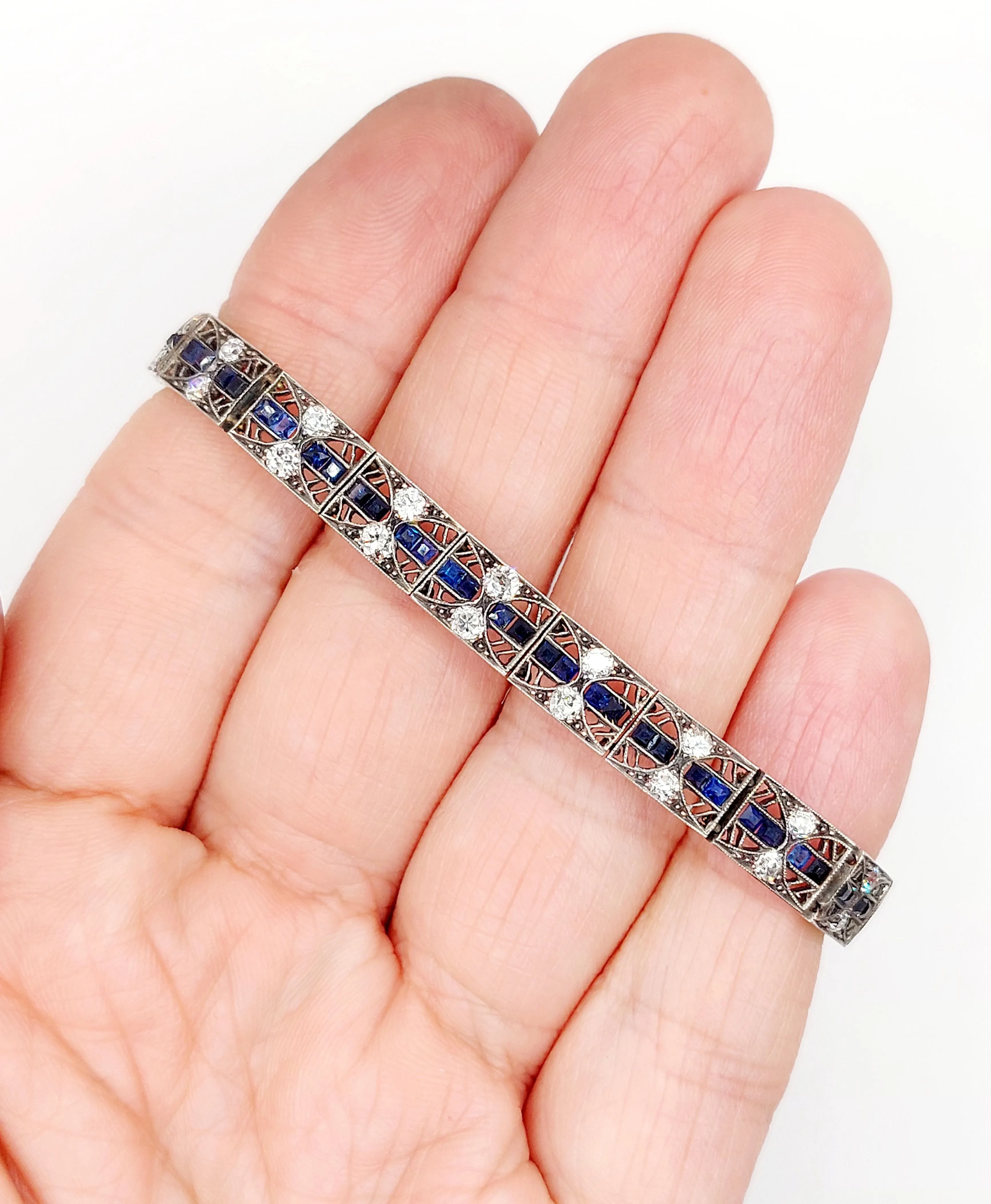 Bracelet Art déco en or 14k et argent, diamants et saphirs calibrés sold by 58 Facettes product image thumbnail 2