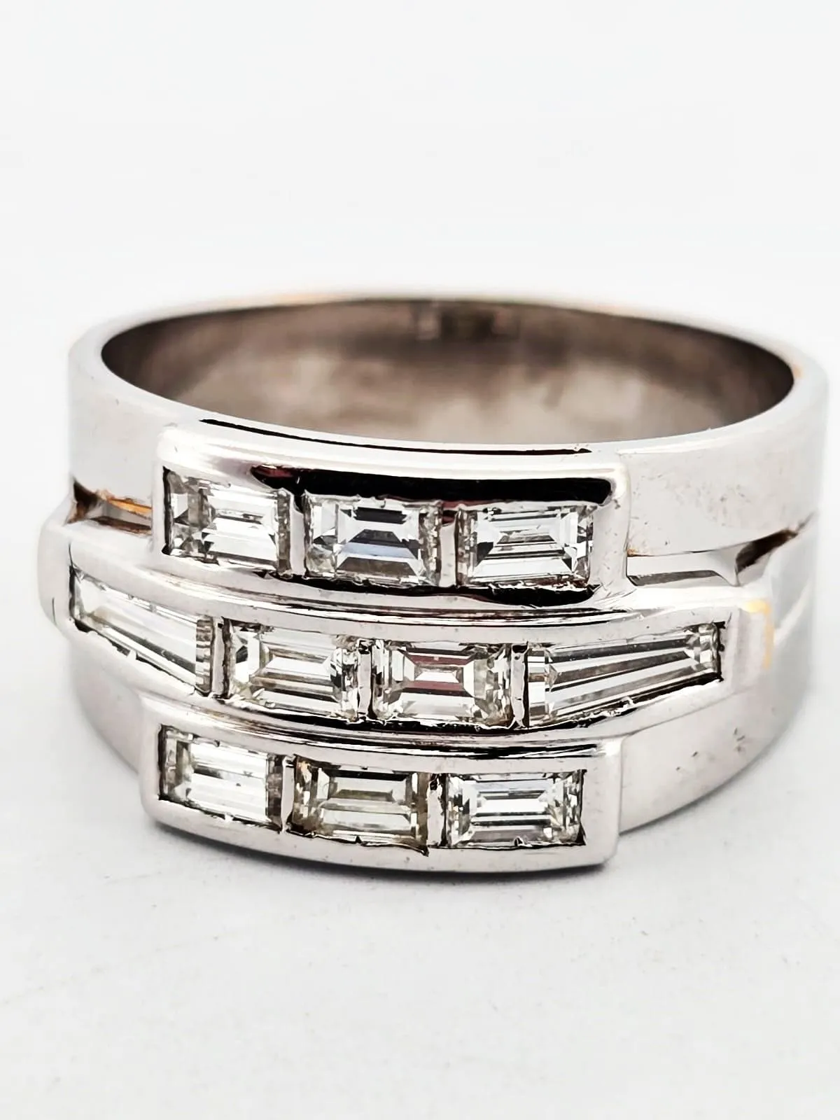 Bague en or blanc sertie de diamants taille baguette sold by 58 Facettes product image thumbnail 5