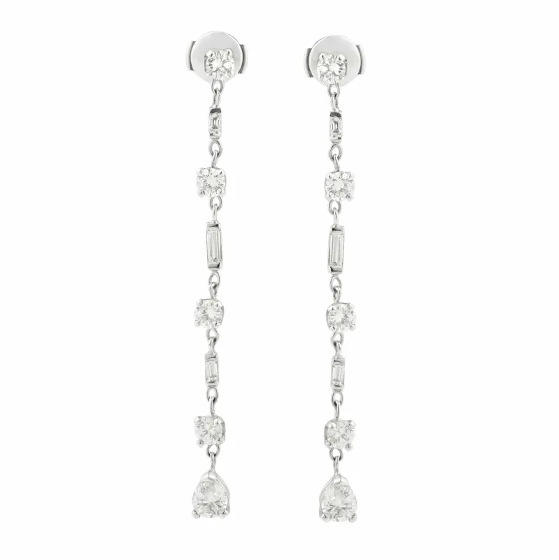 Boucles d’oreilles pendantes en or gris 18 carats et diamants sold by 58 Facettes