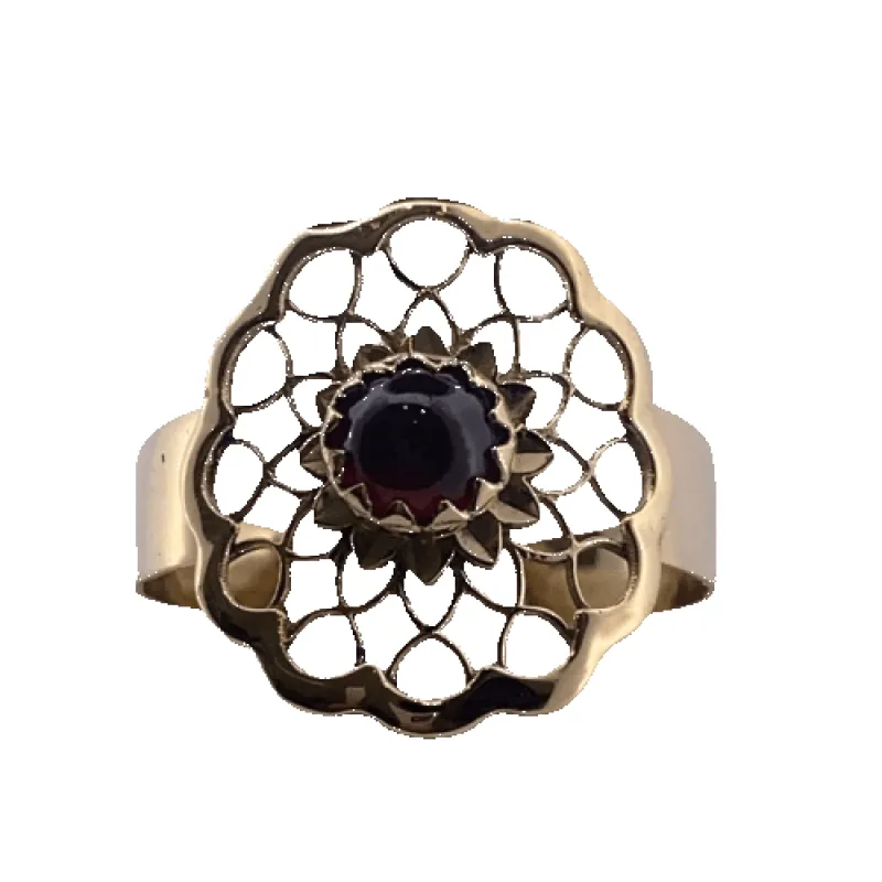 Bague marguerite en or jaune 18 carats avec grenat made by 58 Facettes