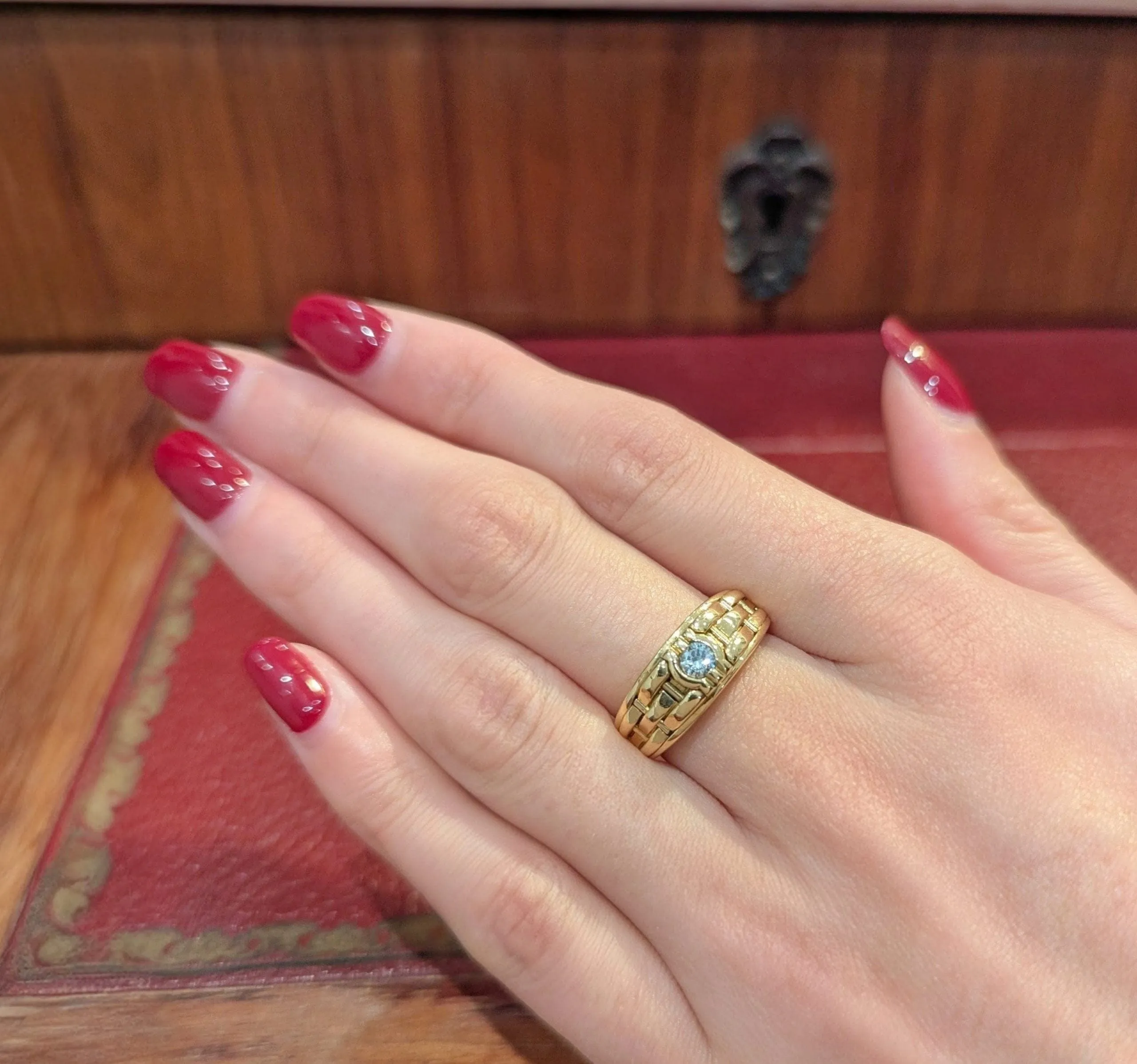 Bague bandeau en or jaune 18 carats avec diamant 0,10 ct sold by 58 Facettes product image thumbnail 2