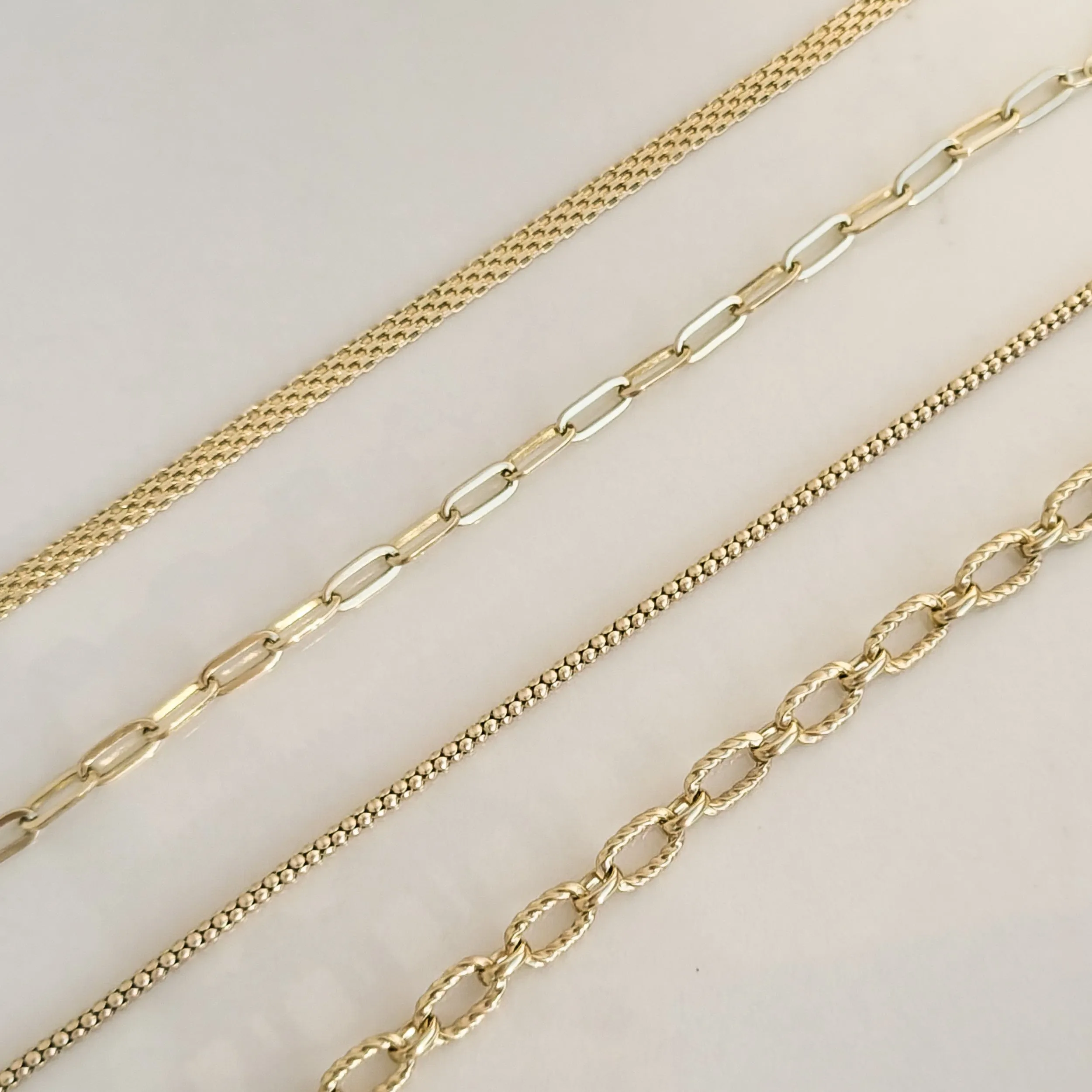 Bracelet vintage plat en or 14 K sold by 58 Facettes product image thumbnail 3