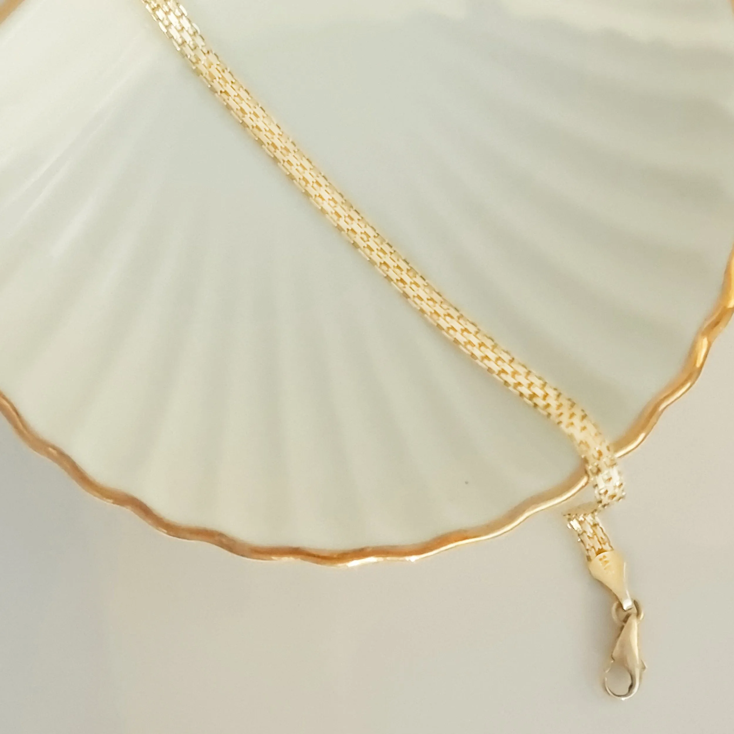 Bracelet vintage plat en or 14 K sold by 58 Facettes product image thumbnail 2