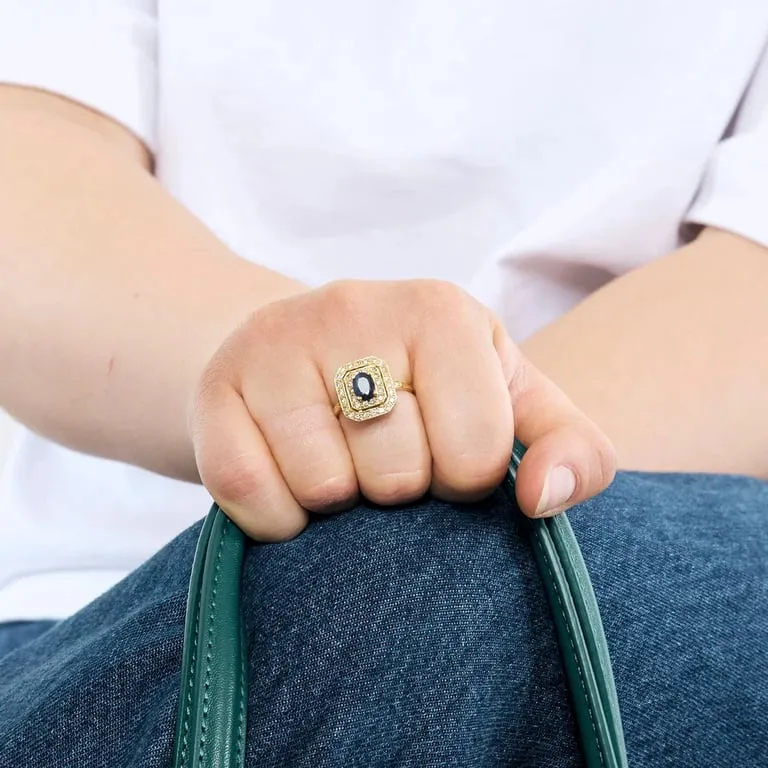 Bague marguerite en or jaune 18K, saphir et diamants sold by 58 Facettes product image thumbnail 2