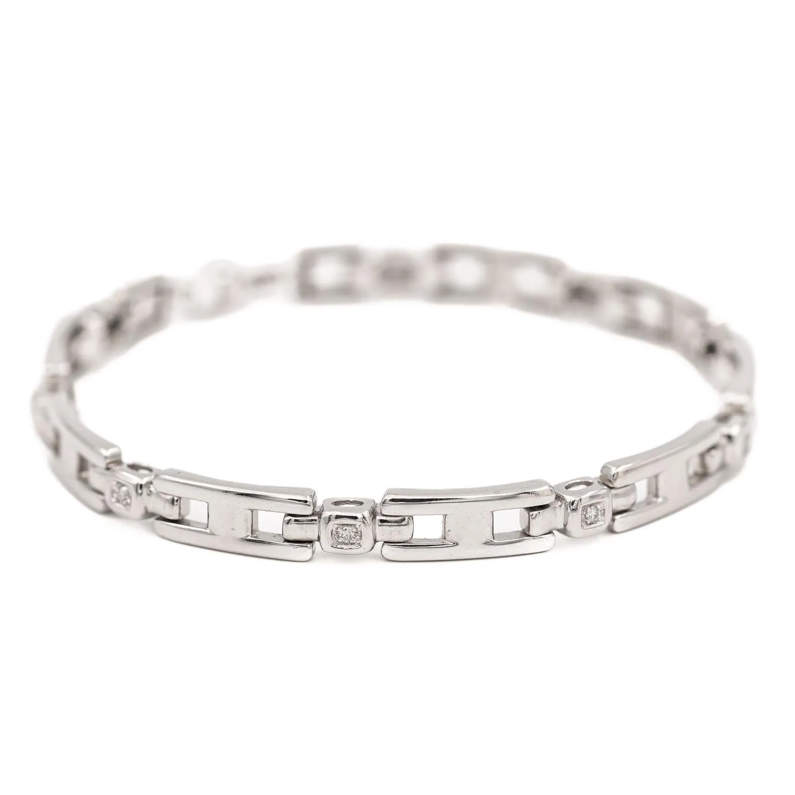 Bracelet en or blanc 18 carats serti de diamants sold by 58 Facettes