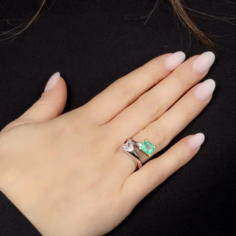 Bague en or gris 18 carats avec émeraude de Colombie et diamant sold by 58 Facettes product image thumbnail 5