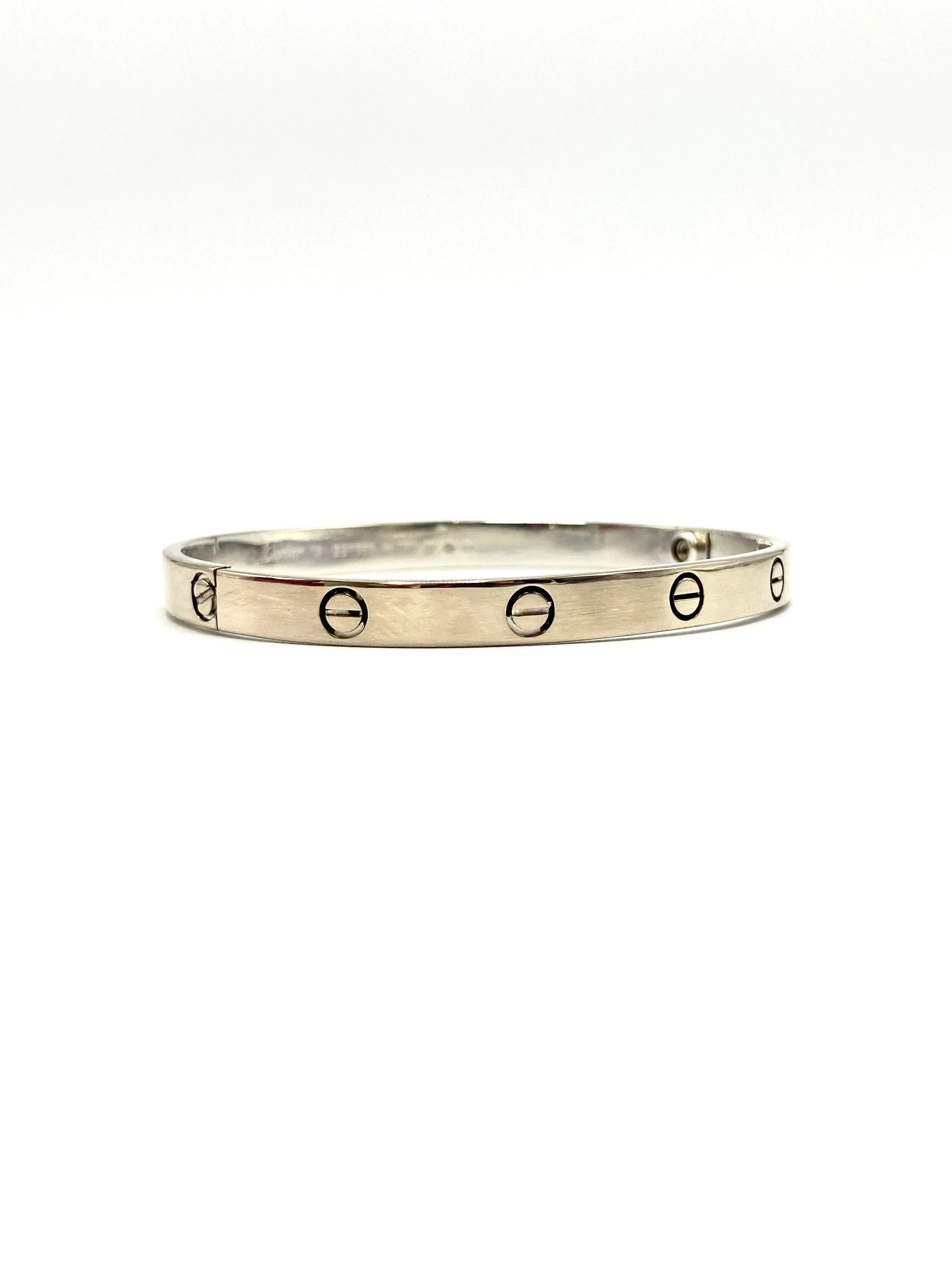 Cartier Love Classique - Bracelet en or gris 18k (T. 19) sold by 58 Facettes