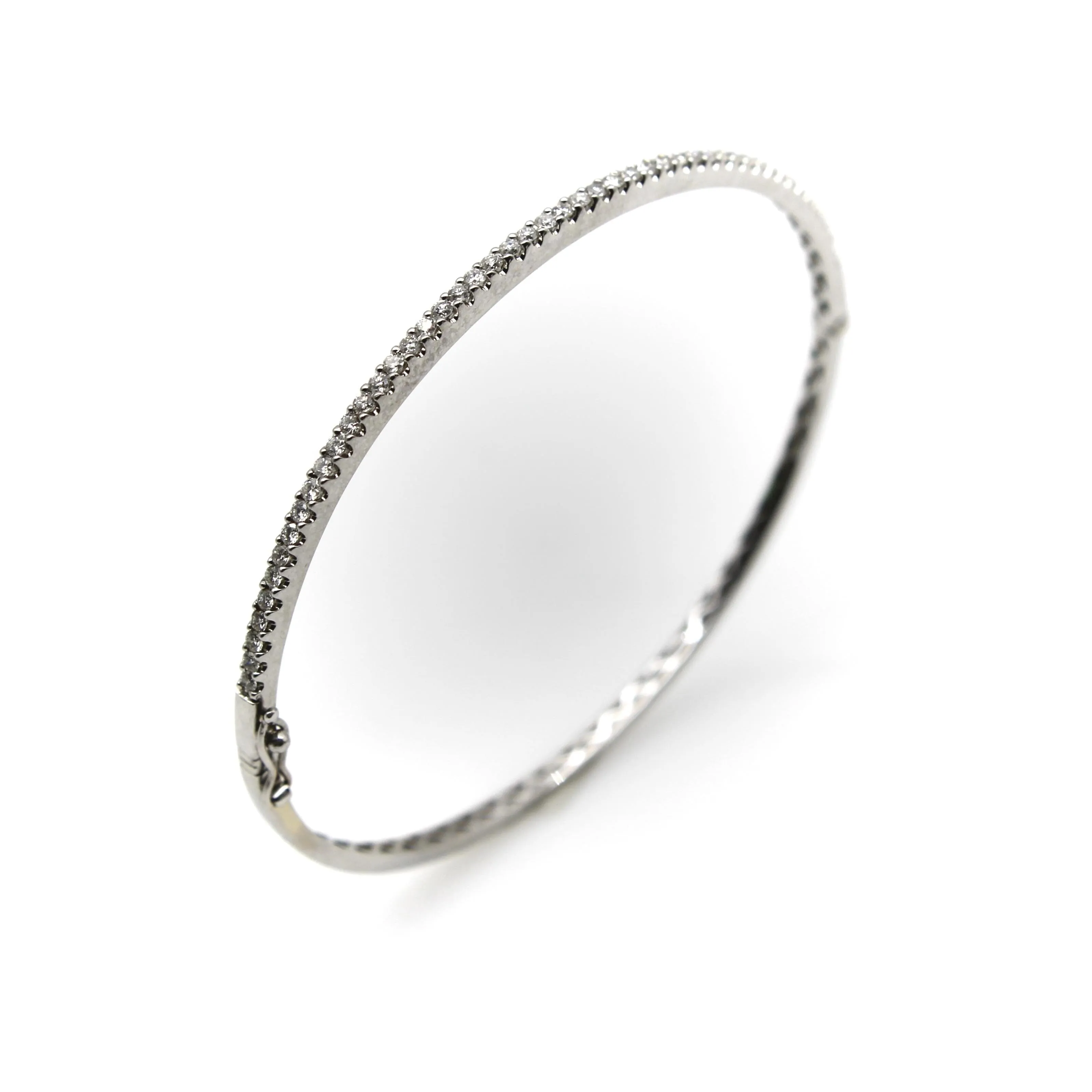 Bracelet jonc contemporain en or blanc 18k et diamants sold by 58 Facettes product image thumbnail 5