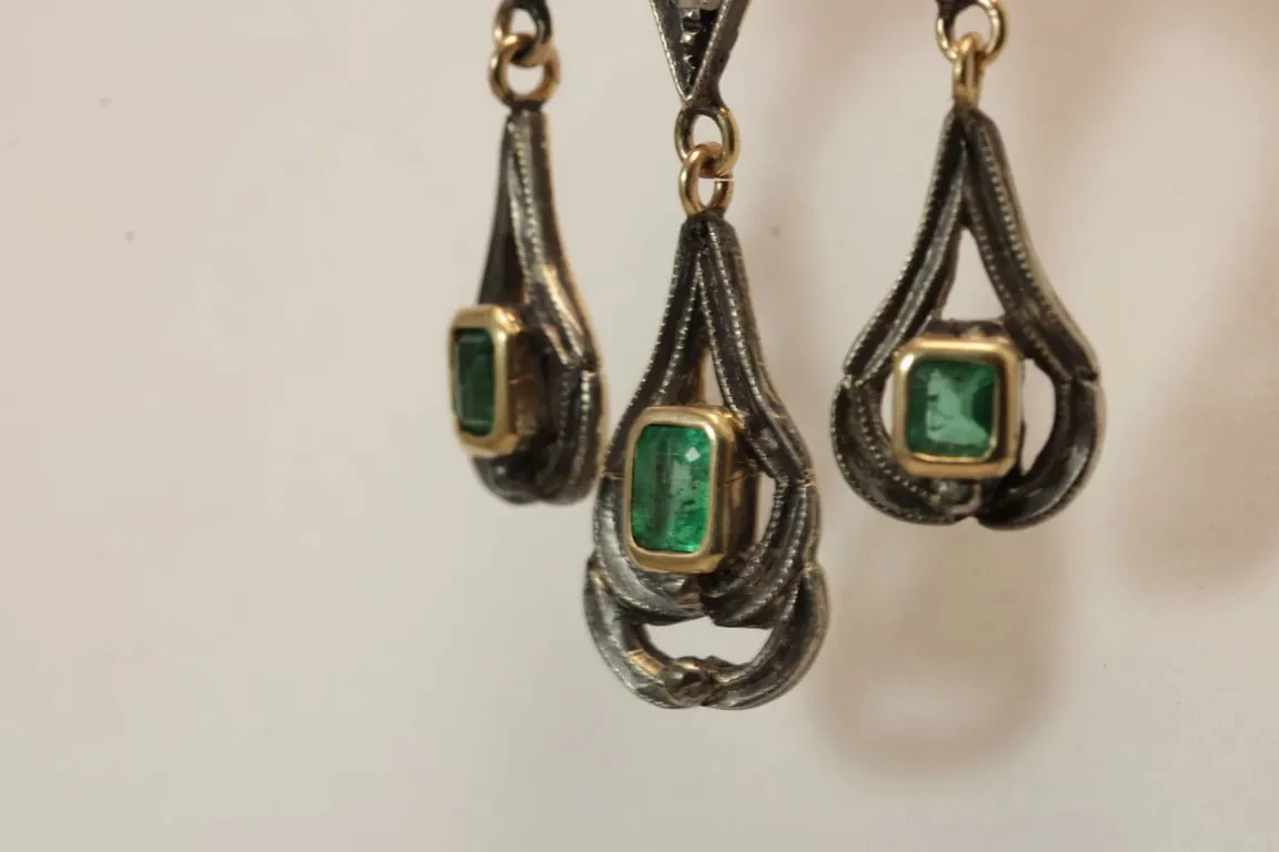 Boucles d'oreilles catalanes anciennes en or 14 carats, diamants et émeraudes sold by 58 Facettes product image thumbnail 5