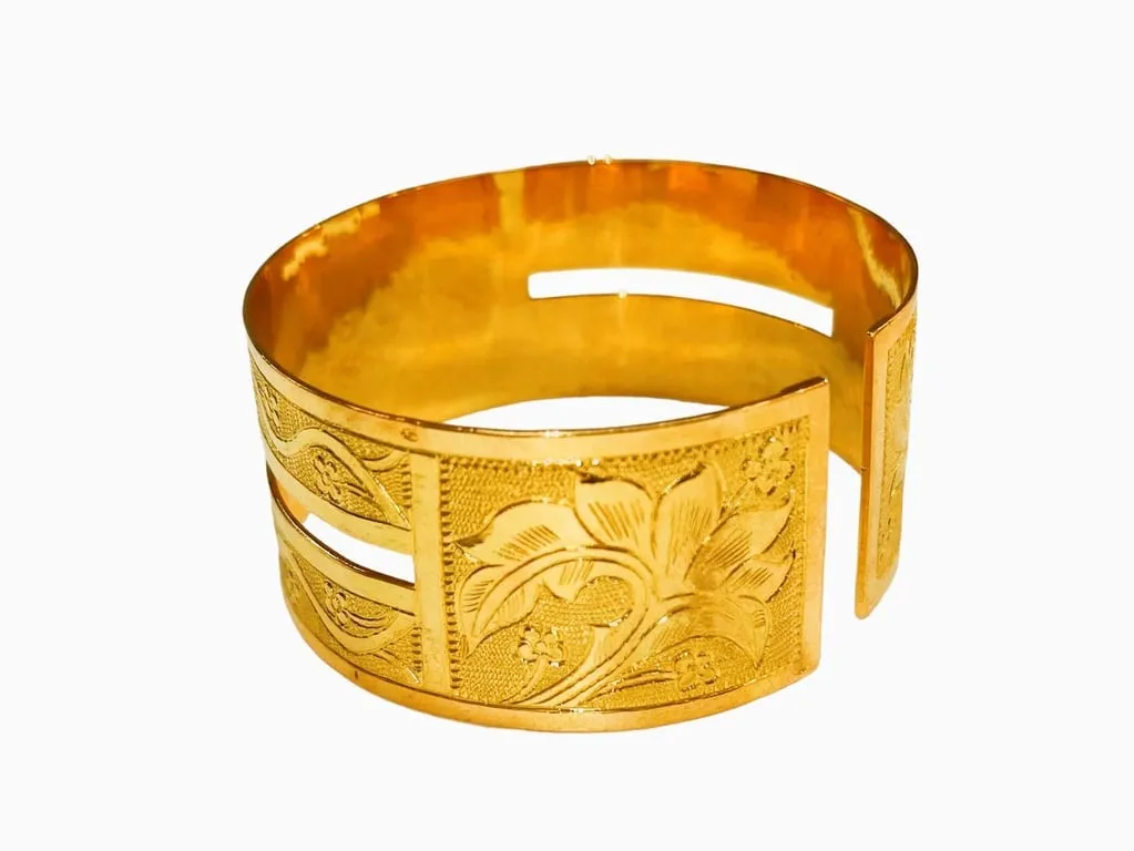 Bracelet manchette rigide en or jaune 18 carats sold by 58 Facettes product image thumbnail 4