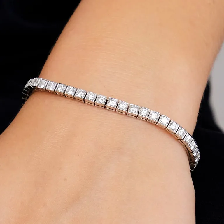 Bracelet ligne tennis en or blanc 18 carats et diamants sold by 58 Facettes product image thumbnail 3
