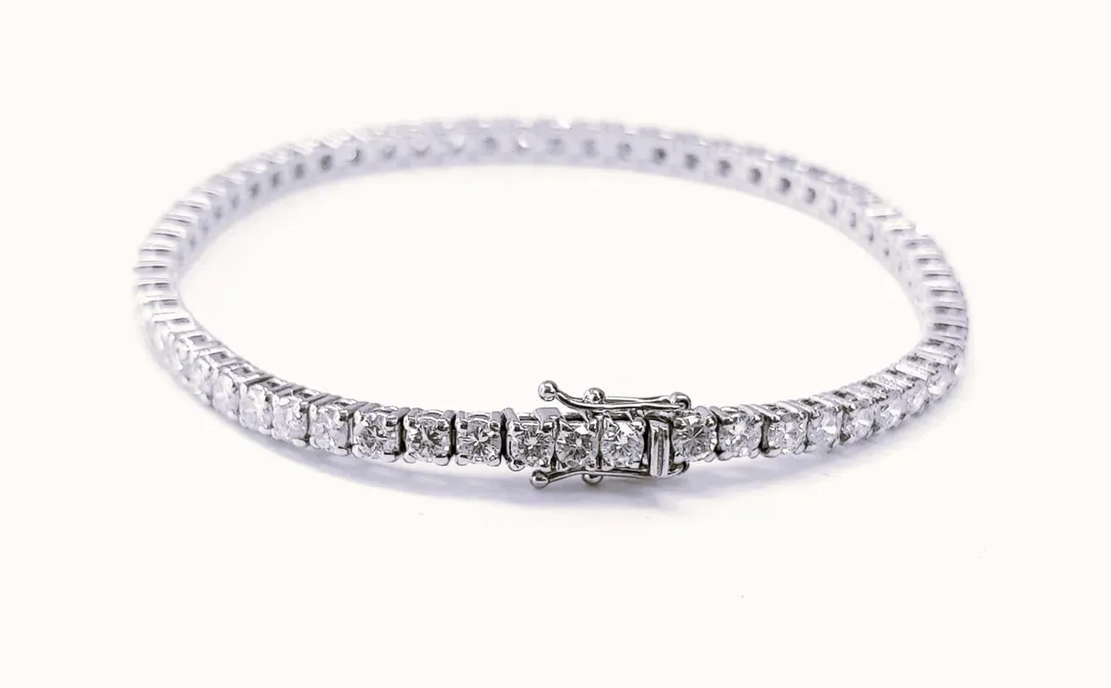 Bracelet tennis rivière en or blanc 18k et diamants sold by 58 Facettes