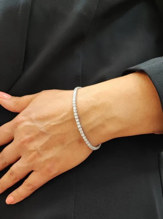 Bracelet tennis rivière en or blanc 18k et diamants sold by 58 Facettes product image thumbnail 2