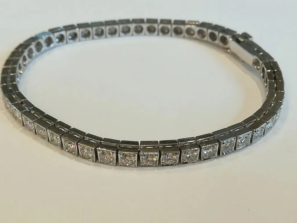 Bracelet ligne en or blanc 18 cts et diamants sold by 58 Facettes product image thumbnail 3