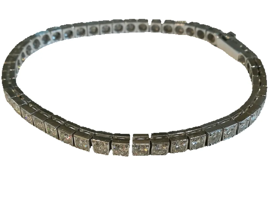 Bracelet ligne en or blanc 18 cts et diamants sold by 58 Facettes