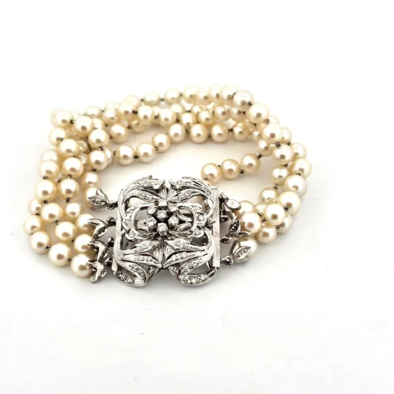 Bracelet de perles avec fermoir en or blanc 18 K et diamants sold by 58 Facettes