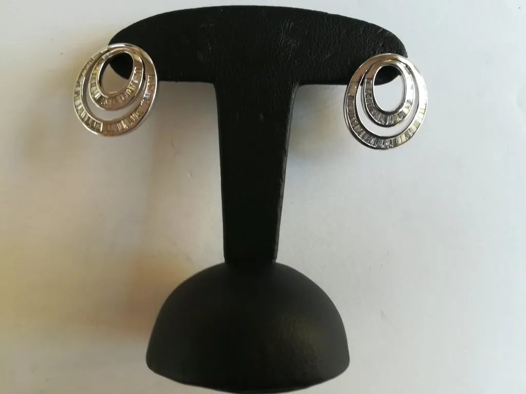 Boucles d’oreilles - Cercles en or blanc 18 ct et diamants baguette sold by 58 Facettes product image thumbnail 2