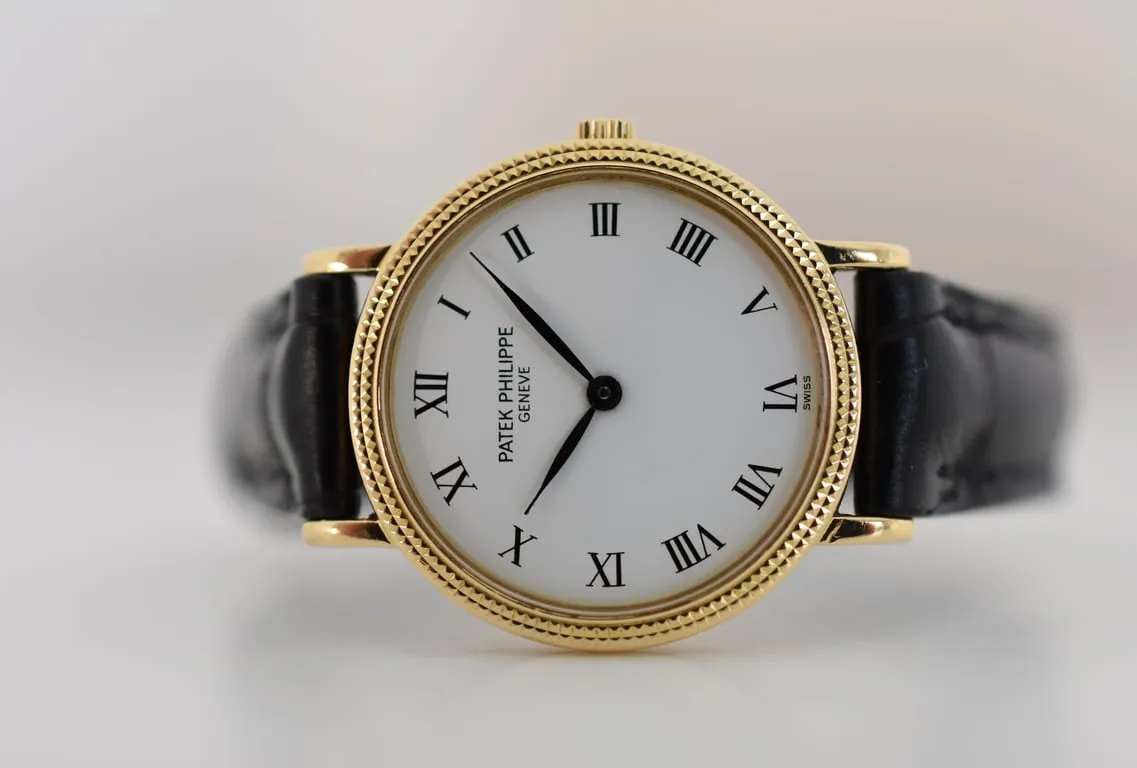 Patek Philippe Calatrava - Montre « Clous de Paris » en or jaune 18 ct sold by 58 Facettes product image thumbnail 3