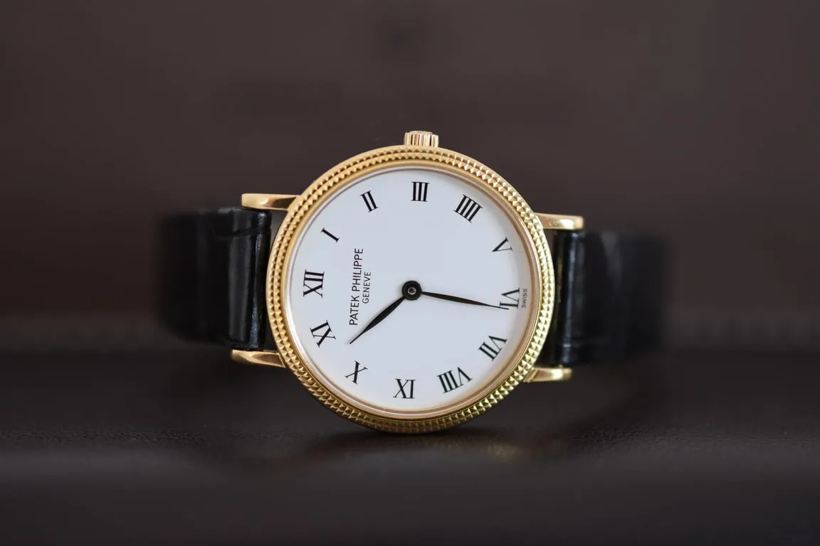 Patek Philippe Calatrava - Montre « Clous de Paris » en or jaune 18 ct sold by 58 Facettes product image thumbnail 4