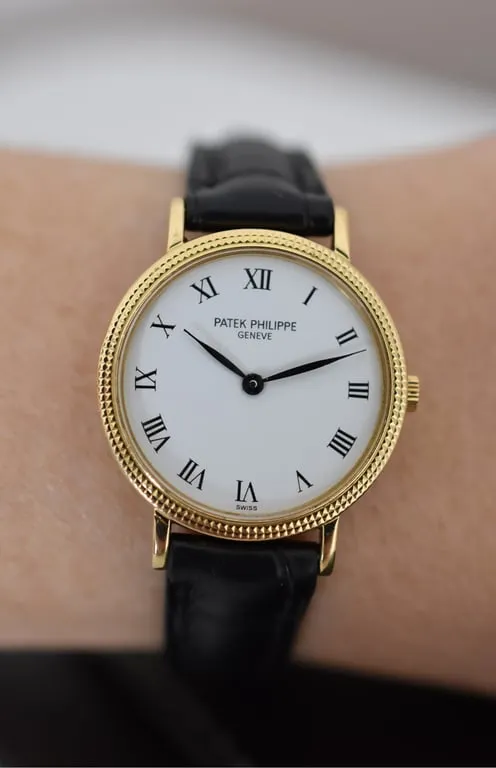 Patek Philippe Calatrava - Montre « Clous de Paris » en or jaune 18 ct sold by 58 Facettes product image thumbnail 2