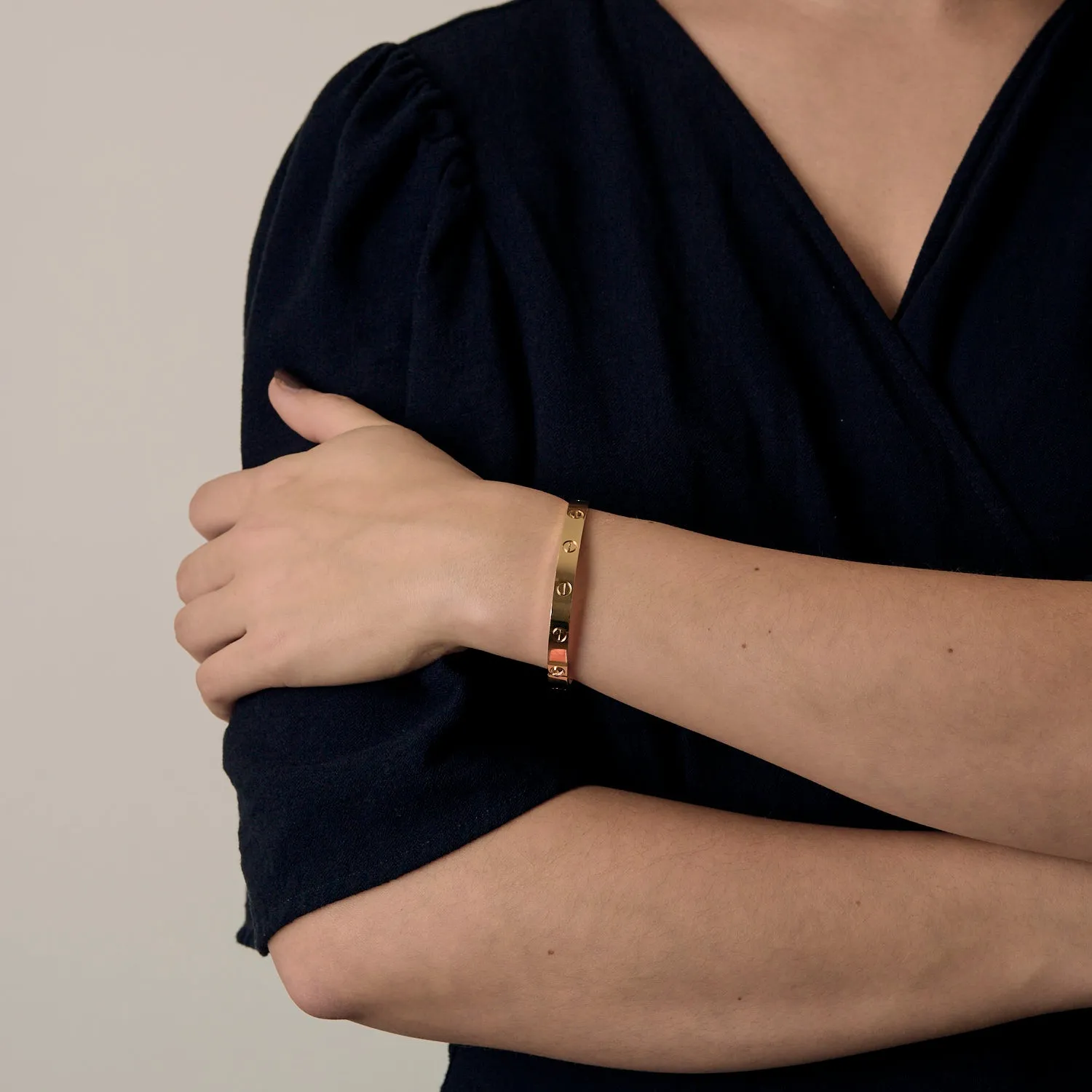 CARTIER - LOVE modèle Classique- Bracelet en or jaune sold by 58 Facettes product image thumbnail 2