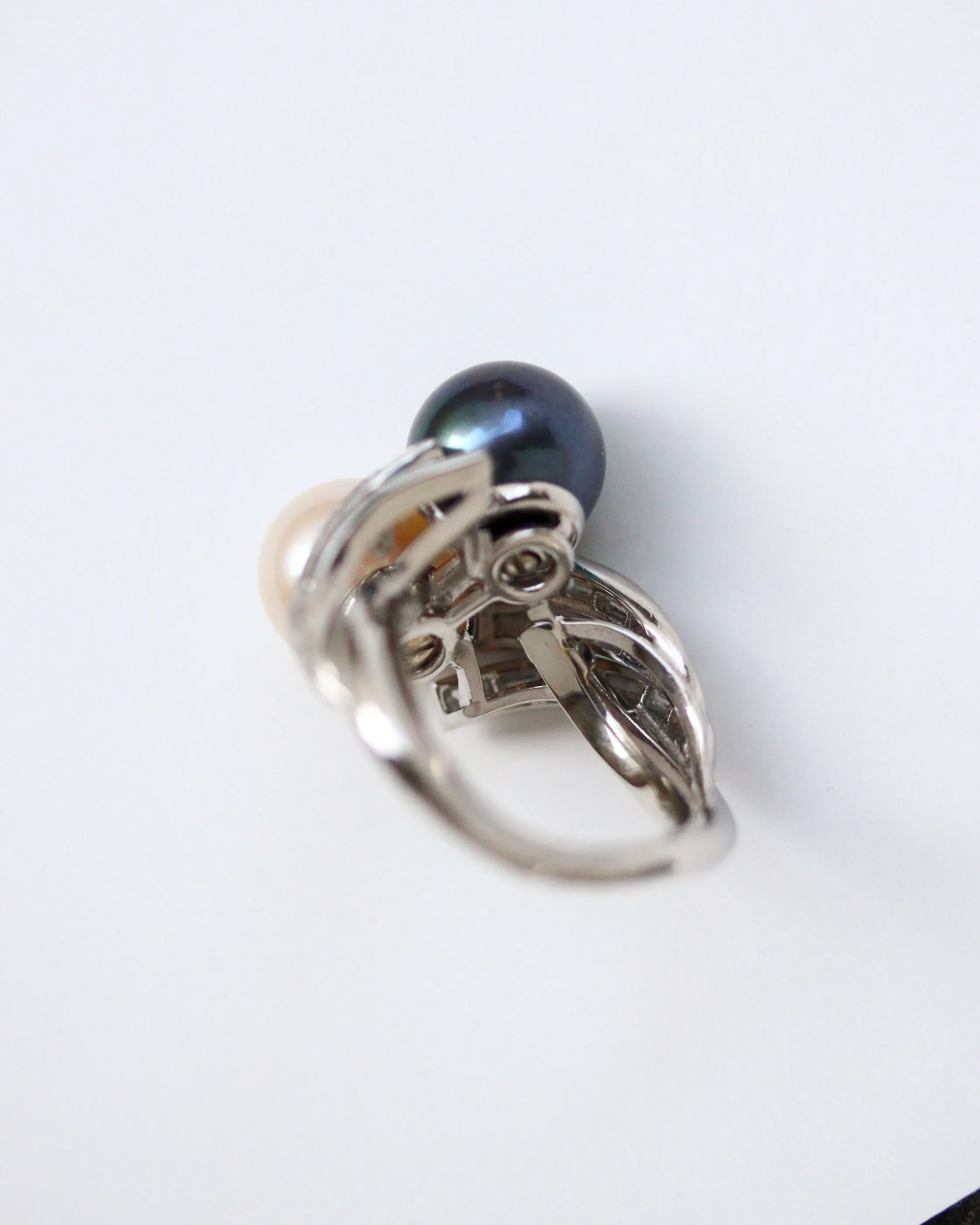 Bague toi et moi en platine avec perles et diamants baguette sold by 58 Facettes product image thumbnail 5