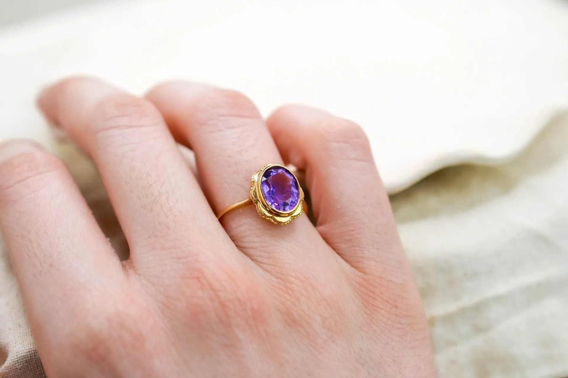 Bague fleur en or jaune 18 carats avec améthyste sold by 58 Facettes product image thumbnail 2