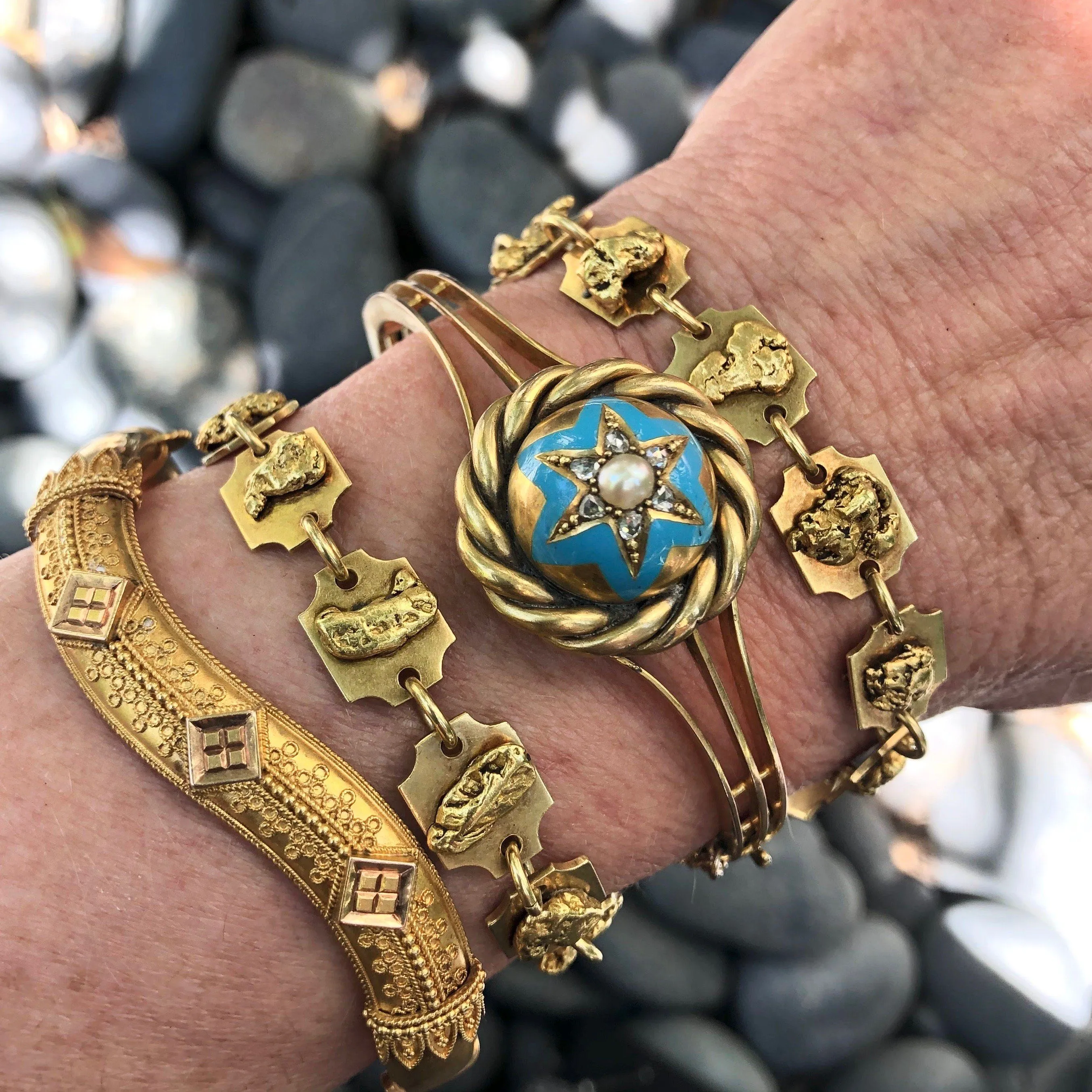 Victorien - Bracelet étoile en or jaune 14 carats, émail, perle et diamants sold by 58 Facettes product image thumbnail 2