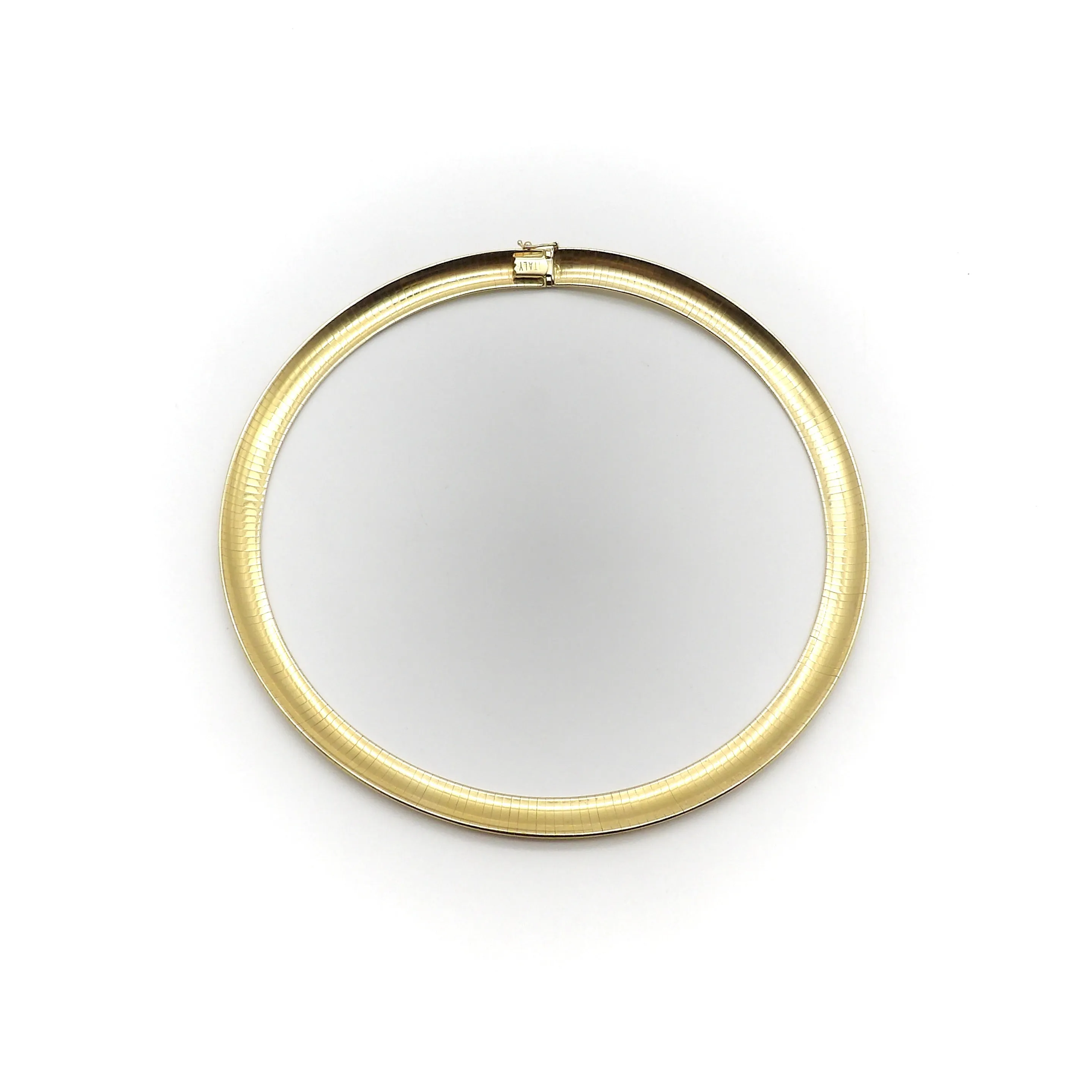 Collier oméga vintage large en or 14K sold by 58 Facettes product image thumbnail 4