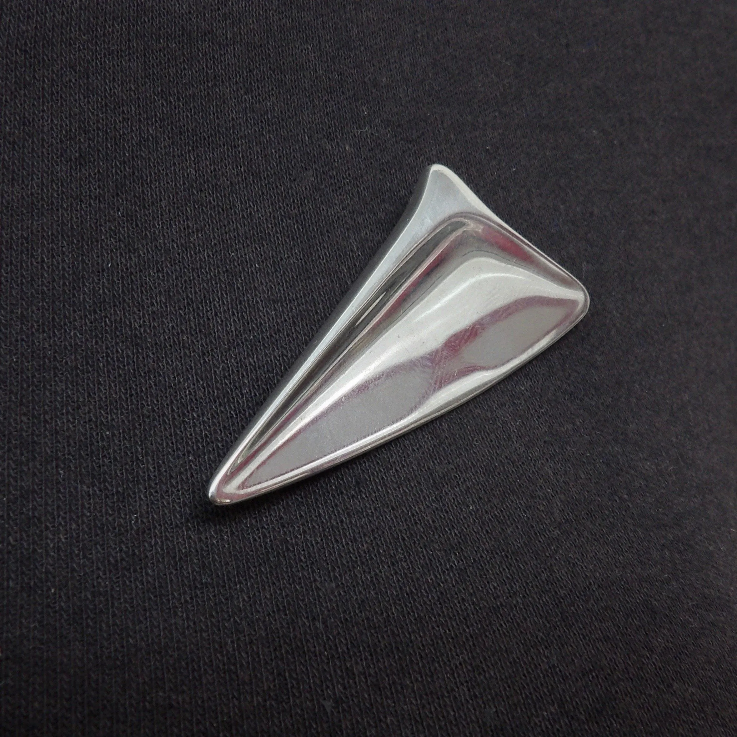 Georg Jensen - Broche triangulaire n° 327 en argent sterling sold by 58 Facettes product image thumbnail 2