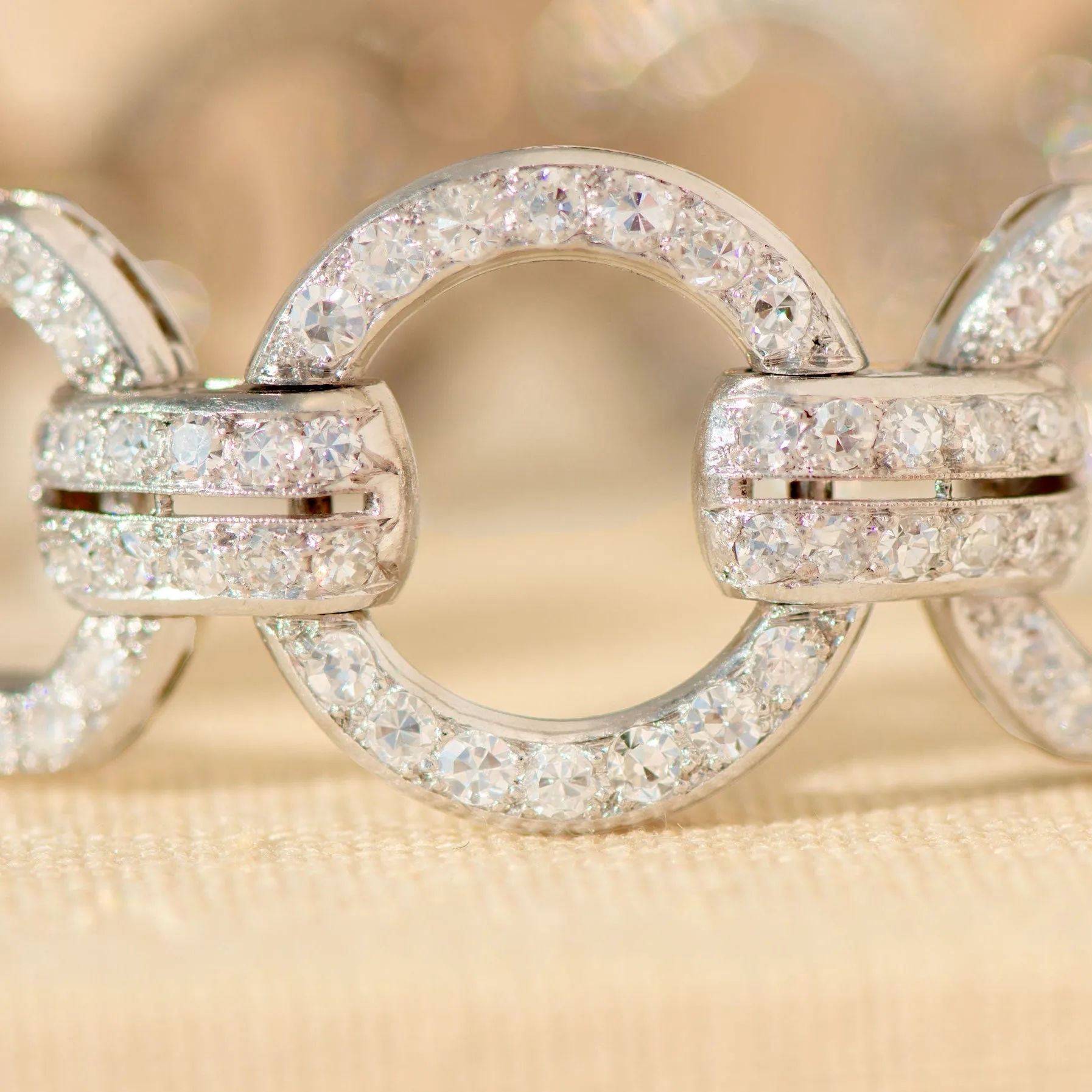 Art déco - Bracelet en platine et diamants 6,84 ct (228 diamants) sold by 58 Facettes product image thumbnail 4