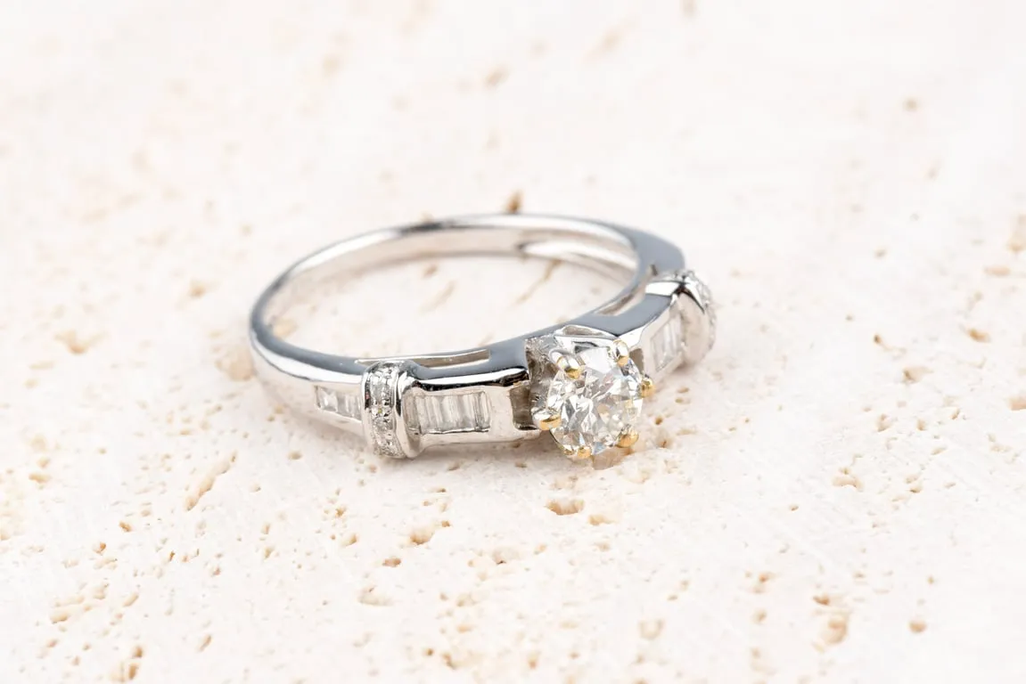 Alliance diamant en or blanc 18K avec diamants taille baguette sold by 58 Facettes product image thumbnail 2