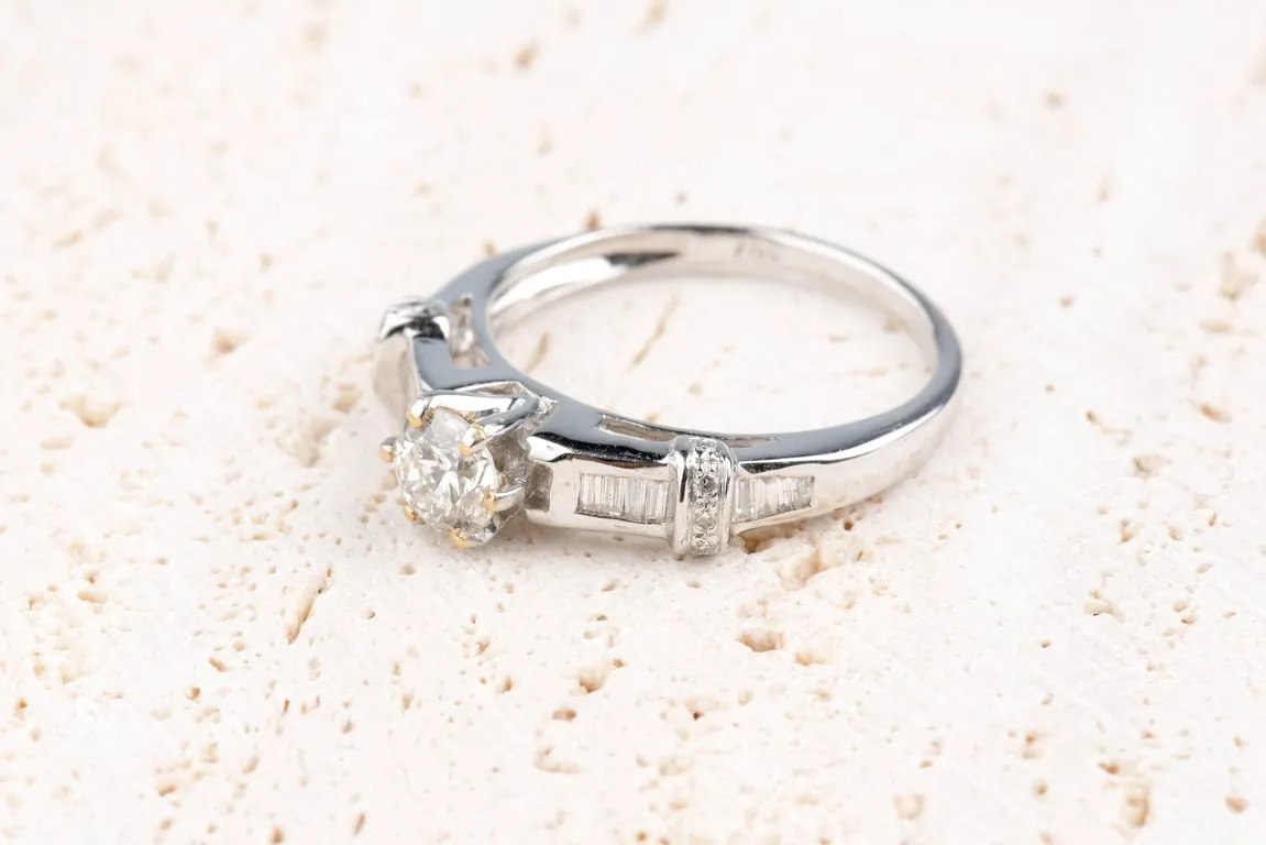 Alliance diamant en or blanc 18K avec diamants taille baguette sold by 58 Facettes product image thumbnail 3