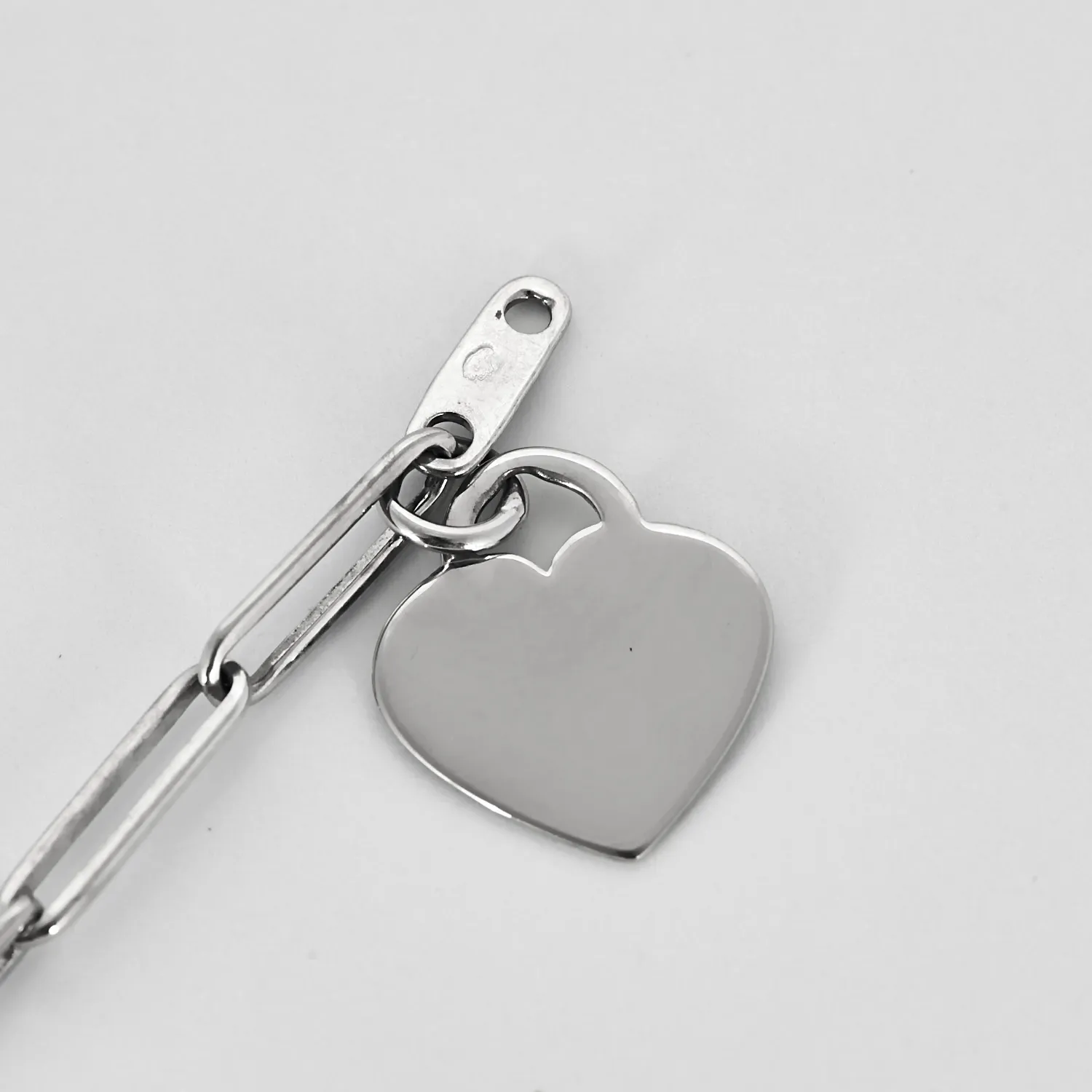 Dinh Van - Bracelet en or blanc et pampilles coeur sold by 58 Facettes product image thumbnail 5