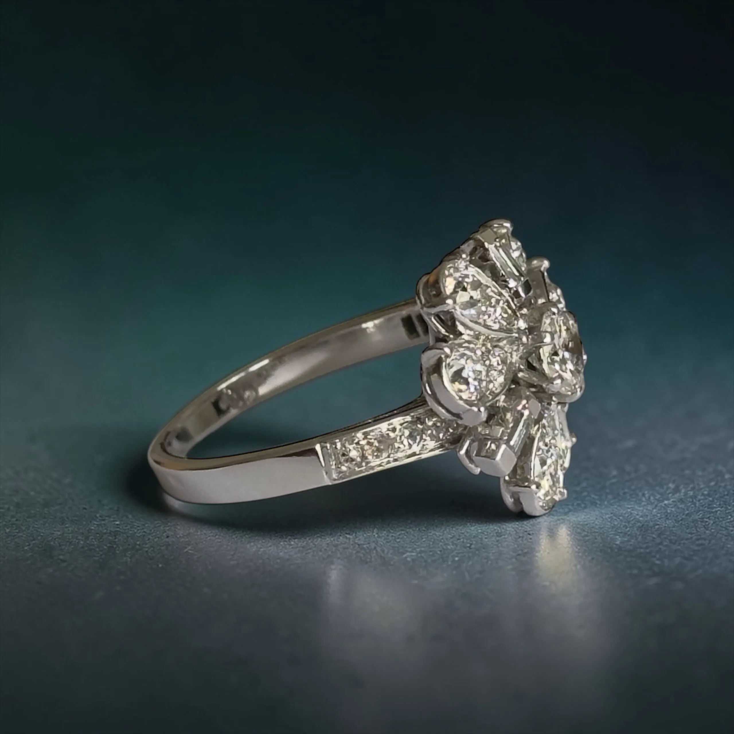 Bague fleur vintage - Bague en or blanc 18 carats et platine, diamants sold by 58 Facettes product image thumbnail 5