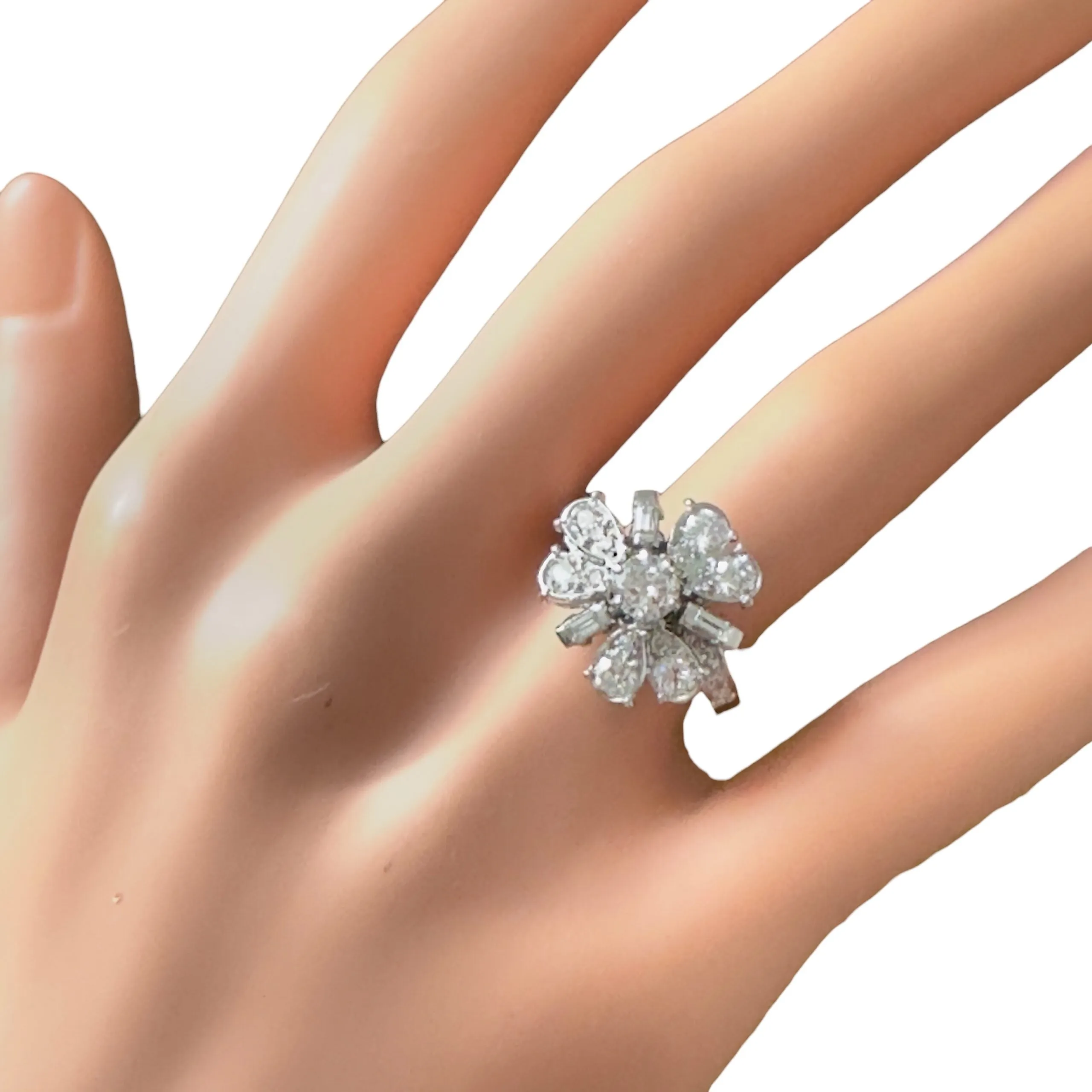 Bague fleur vintage - Bague en or blanc 18 carats et platine, diamants sold by 58 Facettes product image thumbnail 2