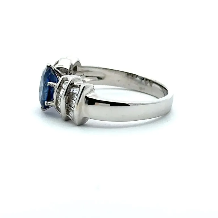 Bague en or blanc 18 carats, saphir bleu et diamants baguette sold by 58 Facettes product image thumbnail 5