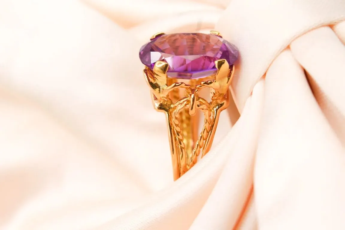 Bague motif corde en or jaune 750 sertie d’une améthyste sold by 58 Facettes product image thumbnail 3