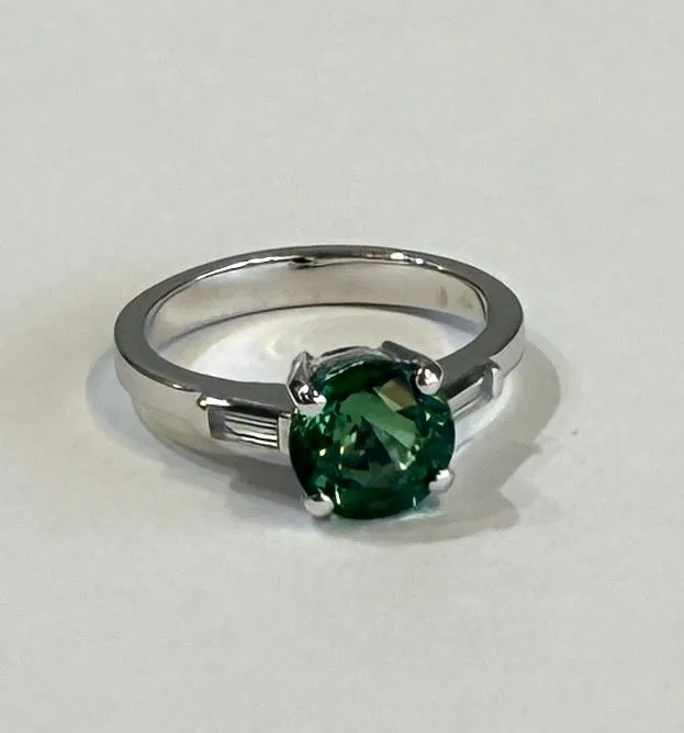 Solitaire - Bague en or blanc avec tourmaline verte et diamants sold by 58 Facettes product image thumbnail 2