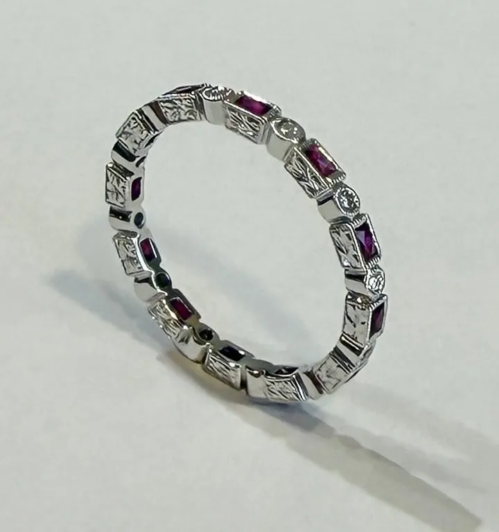 Alliance tour complet en or blanc, rubis et diamants sold by 58 Facettes product image thumbnail 2