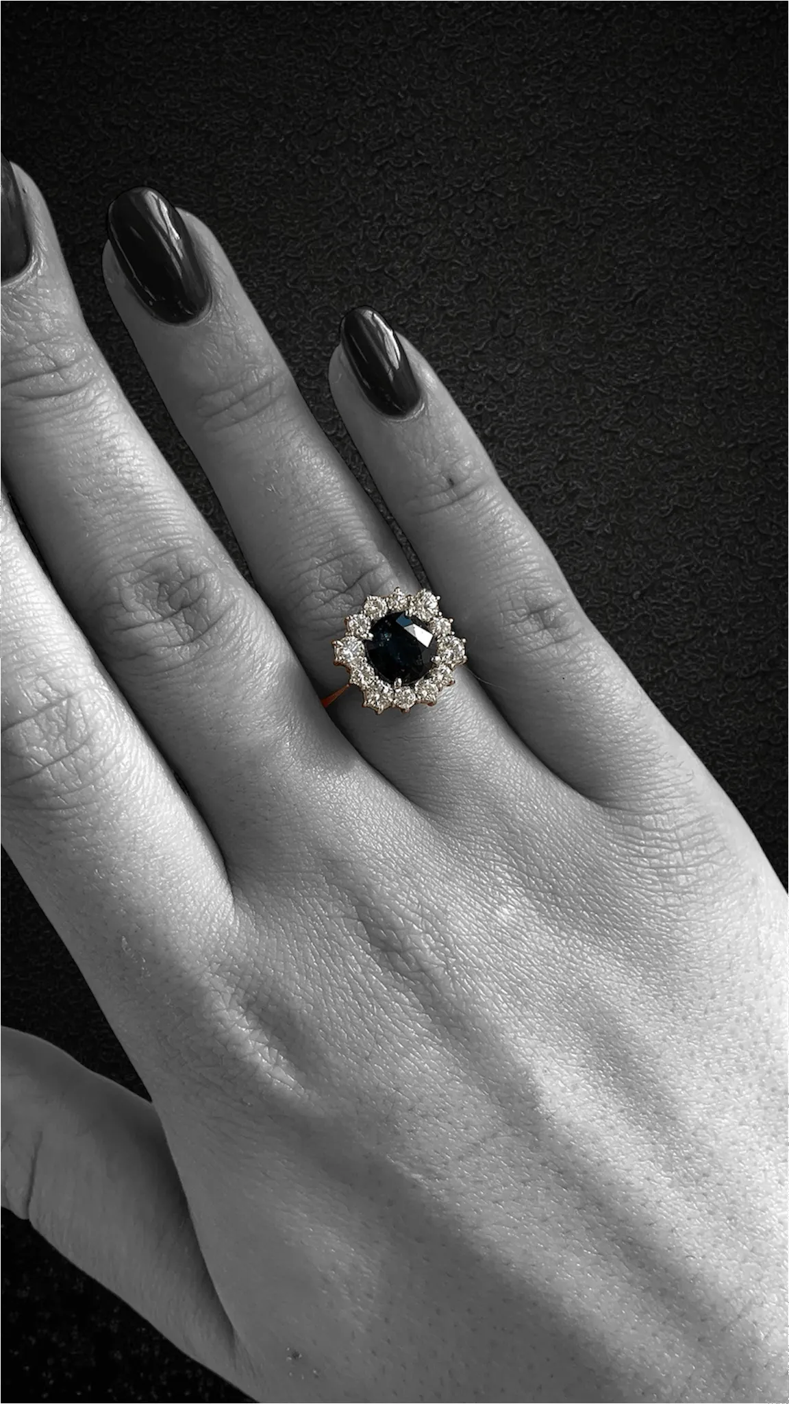 Bague marguerite hexagonale - Or blanc 18K, saphir et diamants sold by 58 Facettes product image thumbnail 2