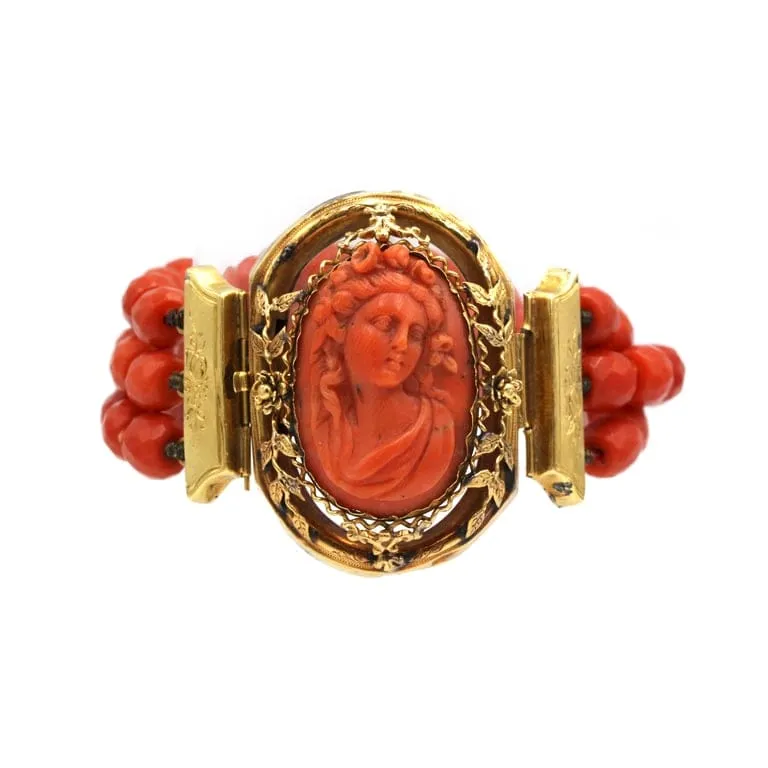 Bracelet ancien en or jaune 750‰ au camée et corail rouge sold by 58 Facettes product image thumbnail 3